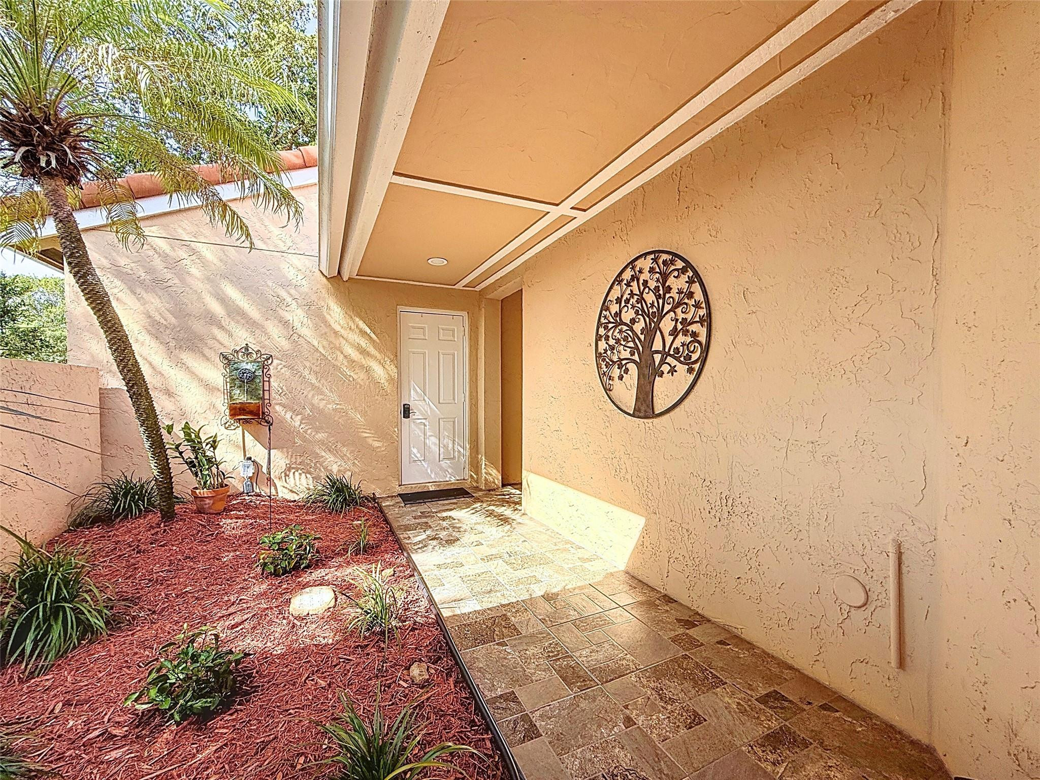 1420 Seagrape Circle Property Photo 3