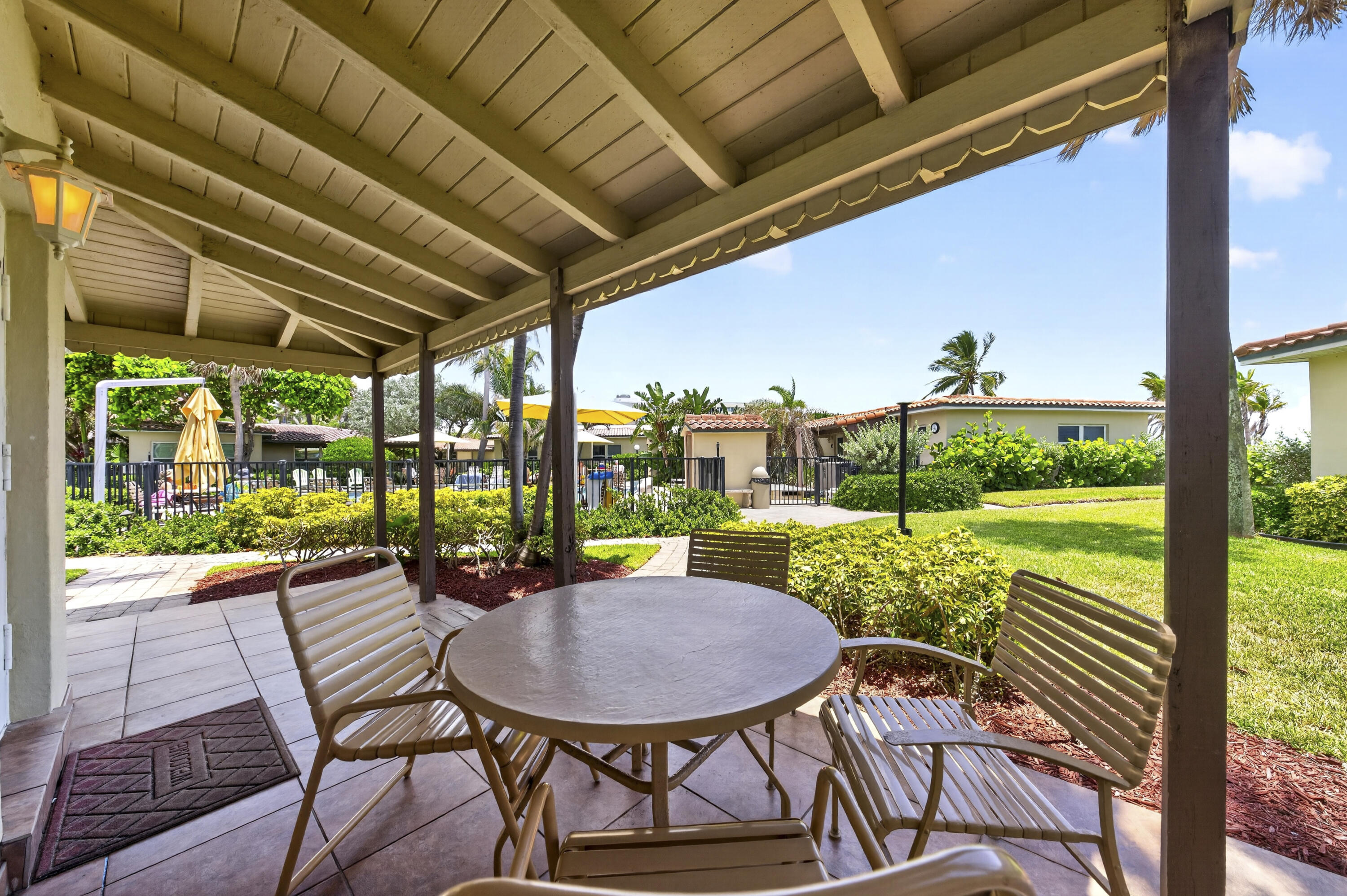 1225 Hillsboro Mile Villa H2 Property Photo 14