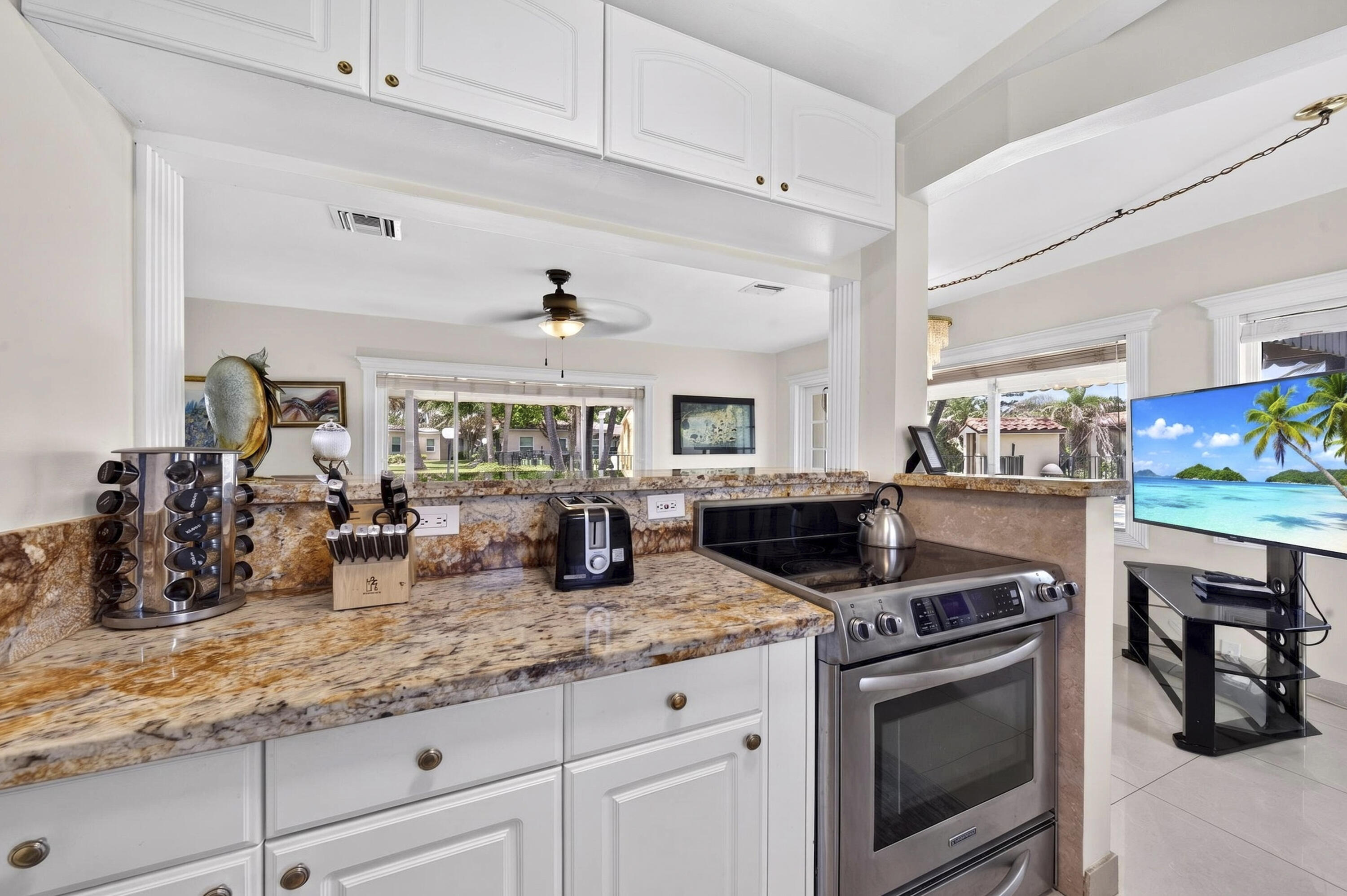 1225 Hillsboro Mile Villa H2 Property Photo 21