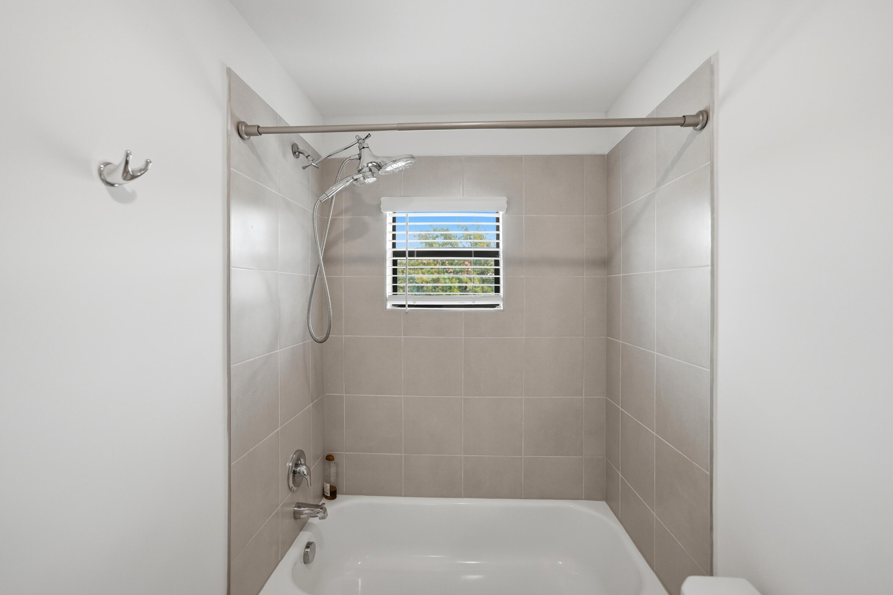 1009 Sweet Briar Lane Property Photo 32