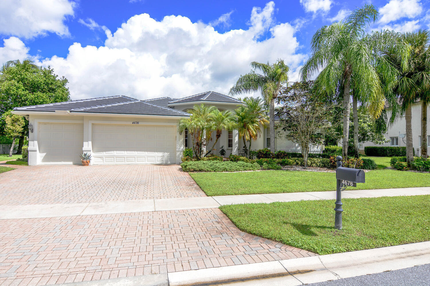 4676 Manderly Drive Property Photo 42