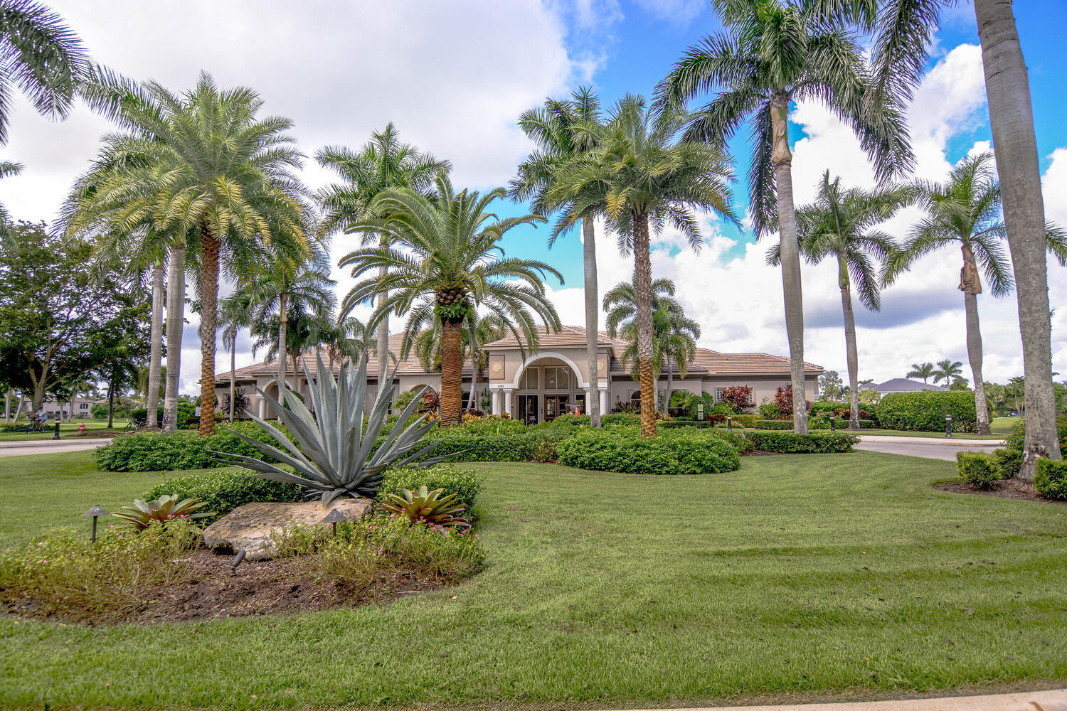 4676 Manderly Drive Property Photo 46
