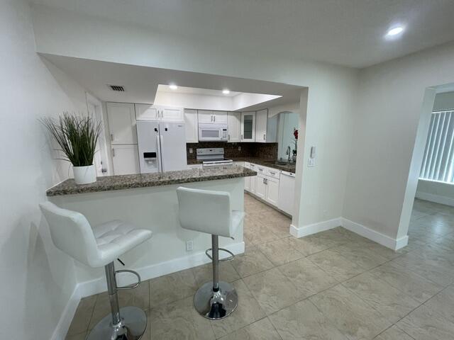 180 Sw 77th Avenue Property Photo 2