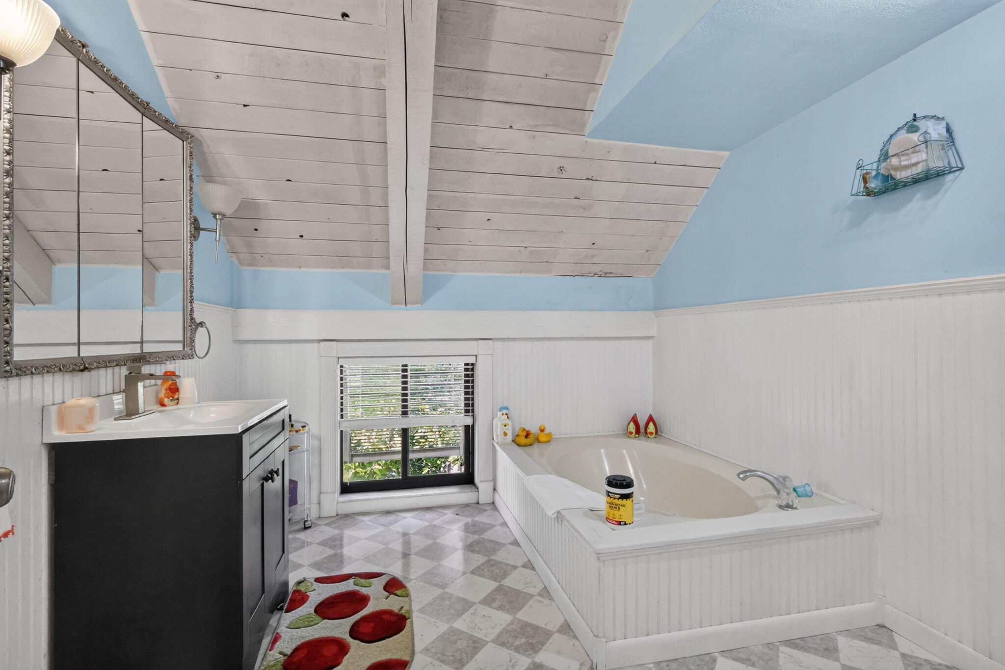 6022 Western Way Property Photo 7