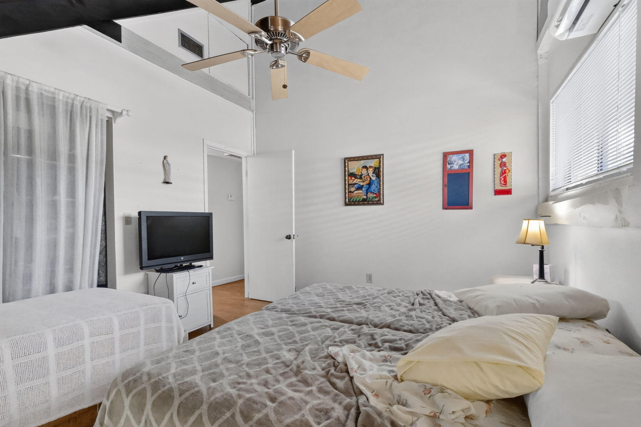 6022 Western Way Property Photo 11