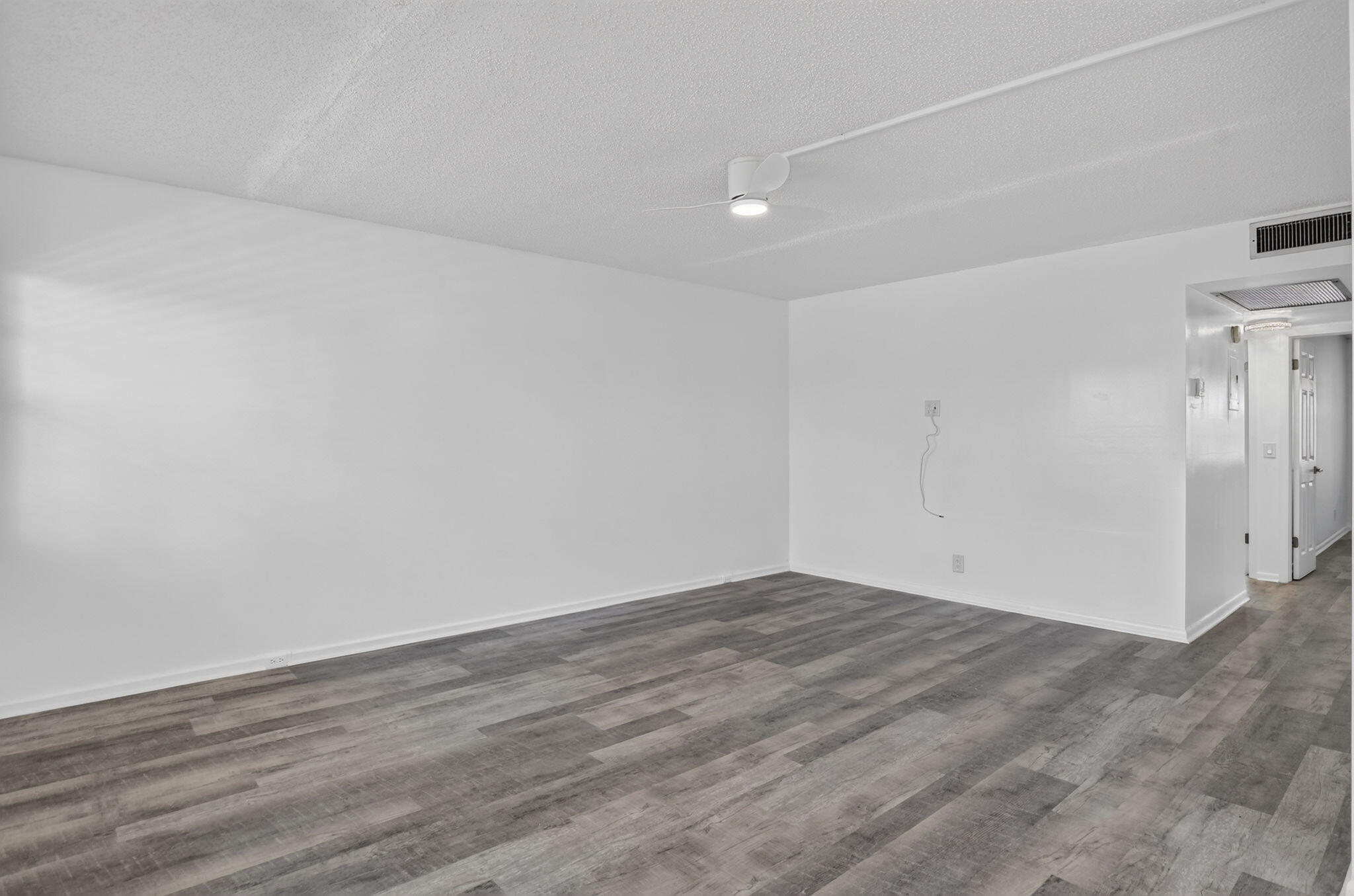 3045 Cornwall C Property Photo 7