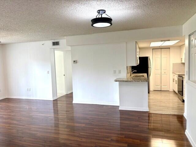 100 Crestwood Court N 108 Property Photo 23