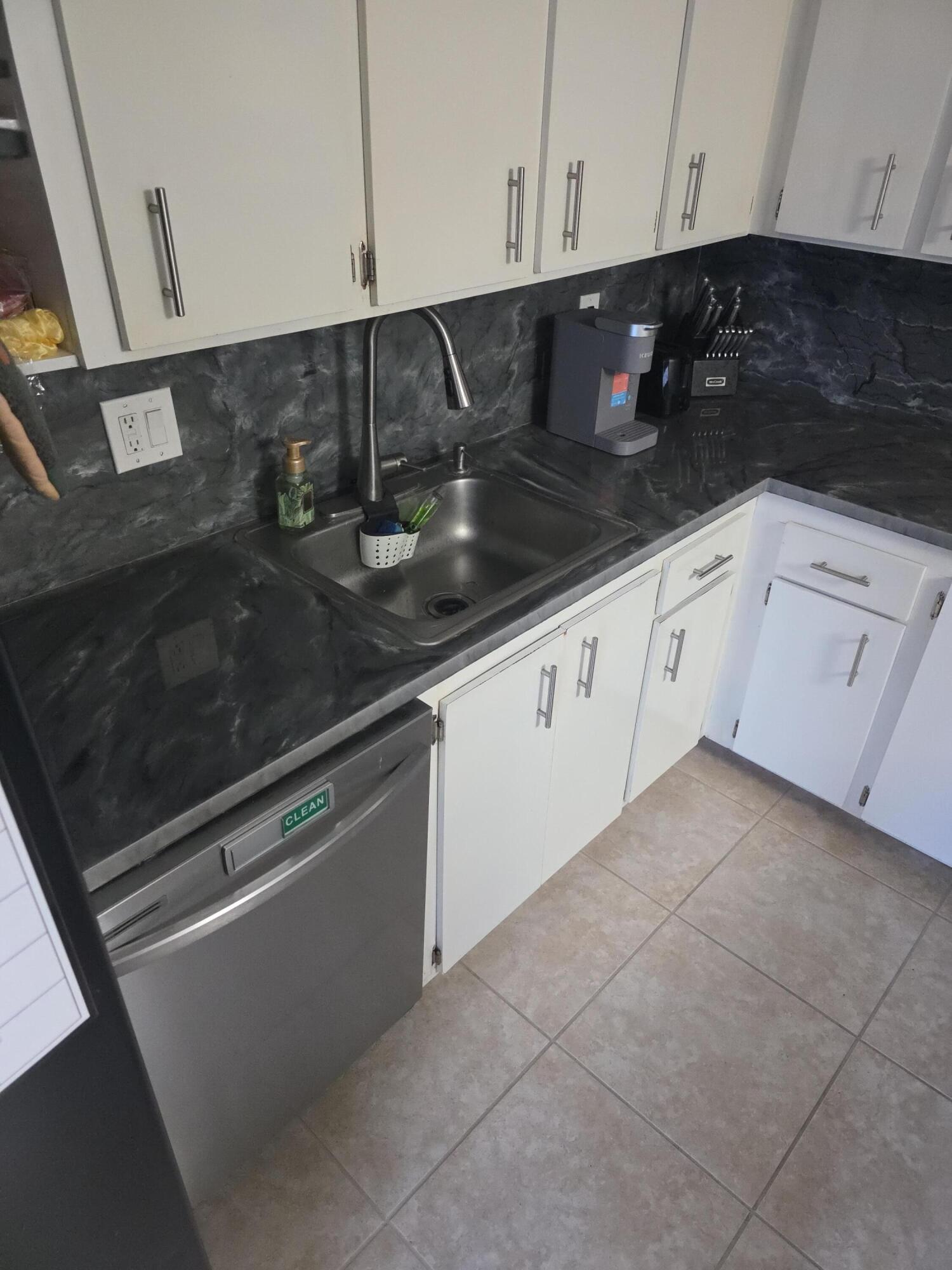 2164 White Pine Circle B Property Photo 4