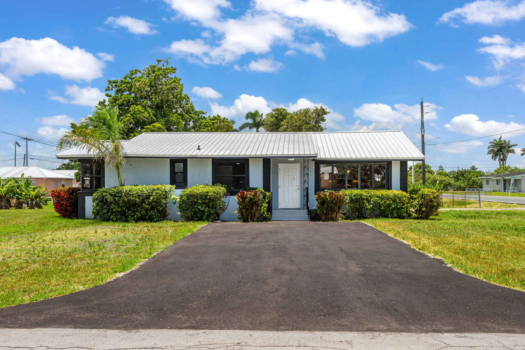 24 NW Avenue I