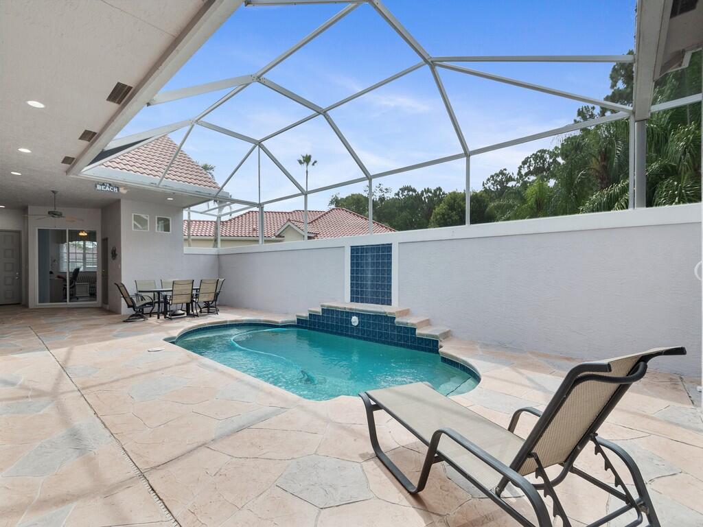709 Sw Andros Cove Property Photo 29