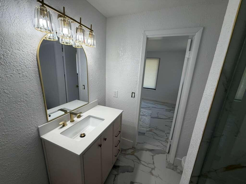 160 Se 15th Avenue Unit A Property Photo 3