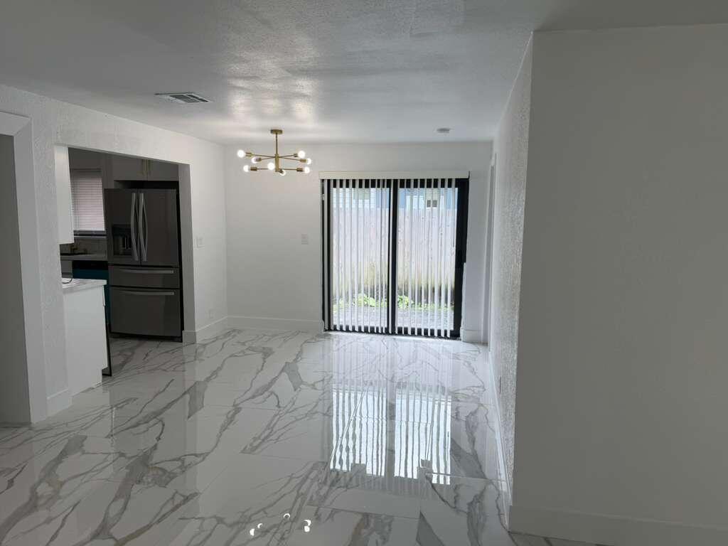 160 Se 15th Avenue Unit A Property Photo 10