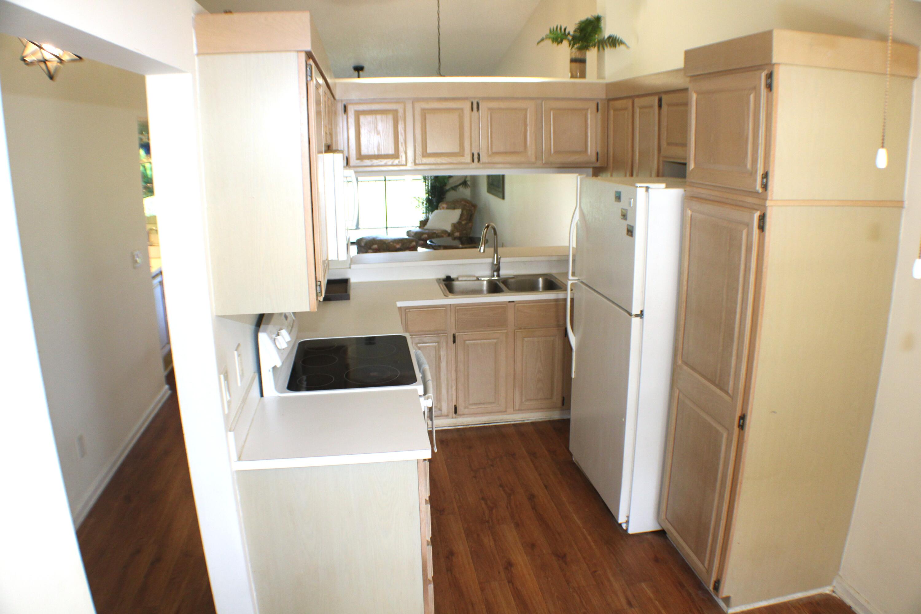 1082 Keystone Drive C Property Photo 4