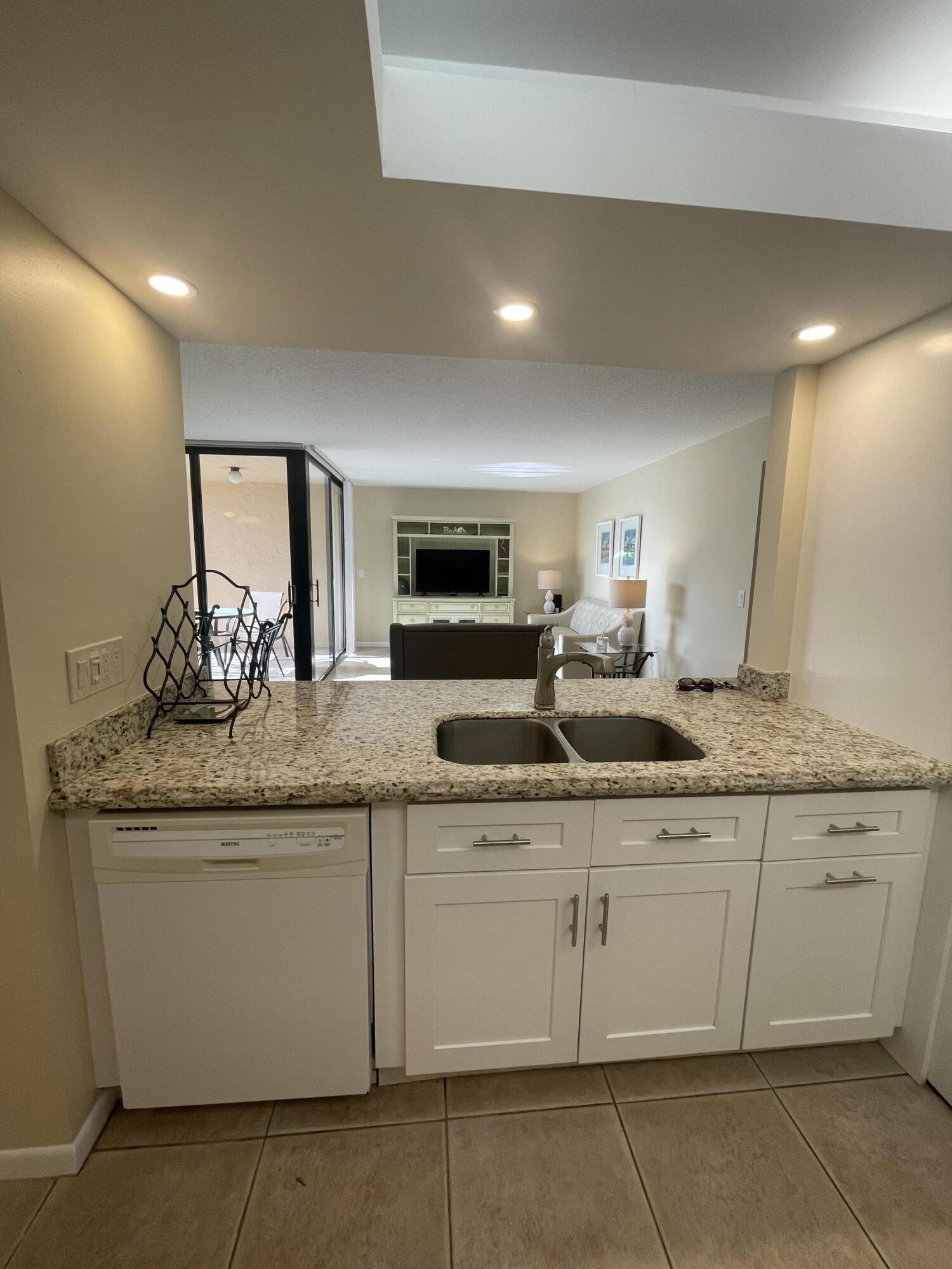 450 Egret Circle 9203 Property Photo 3