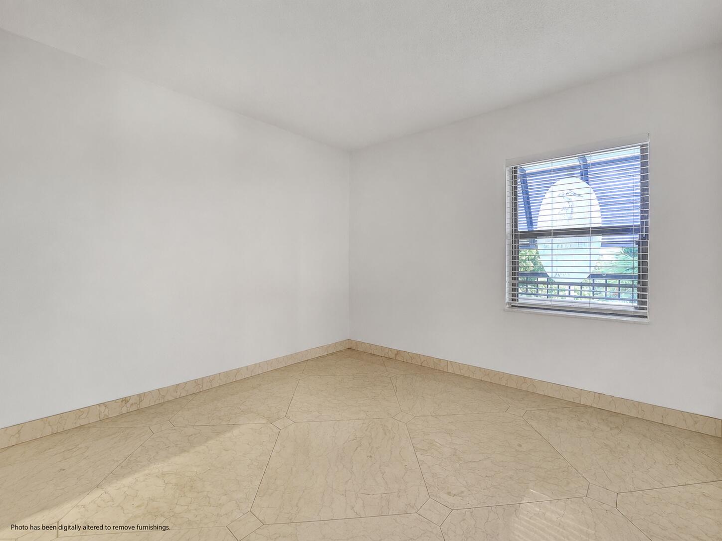 356 Golfview Road 403 Property Photo 25