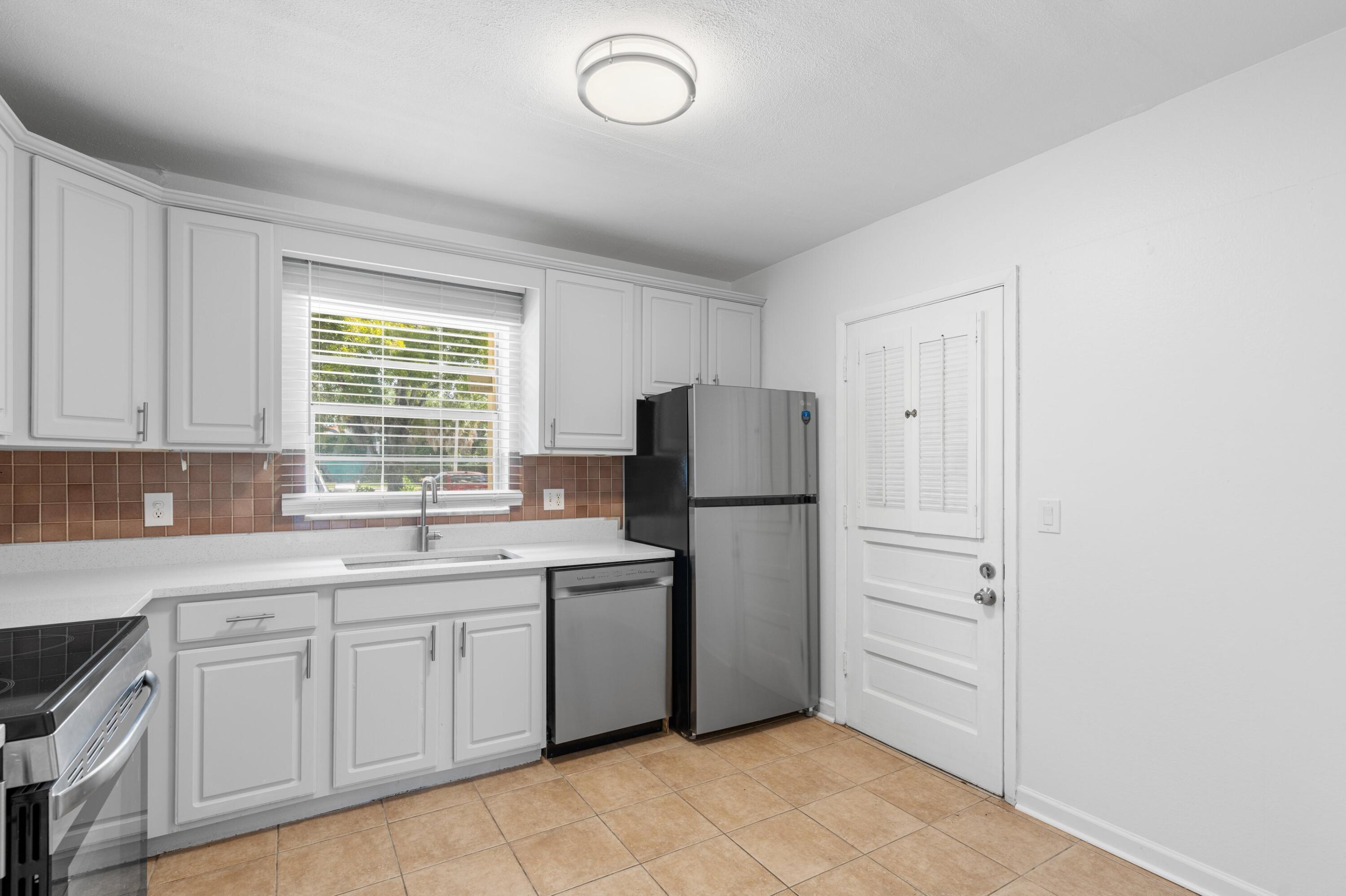 10693 N Military Trail 7 Property Photo 10