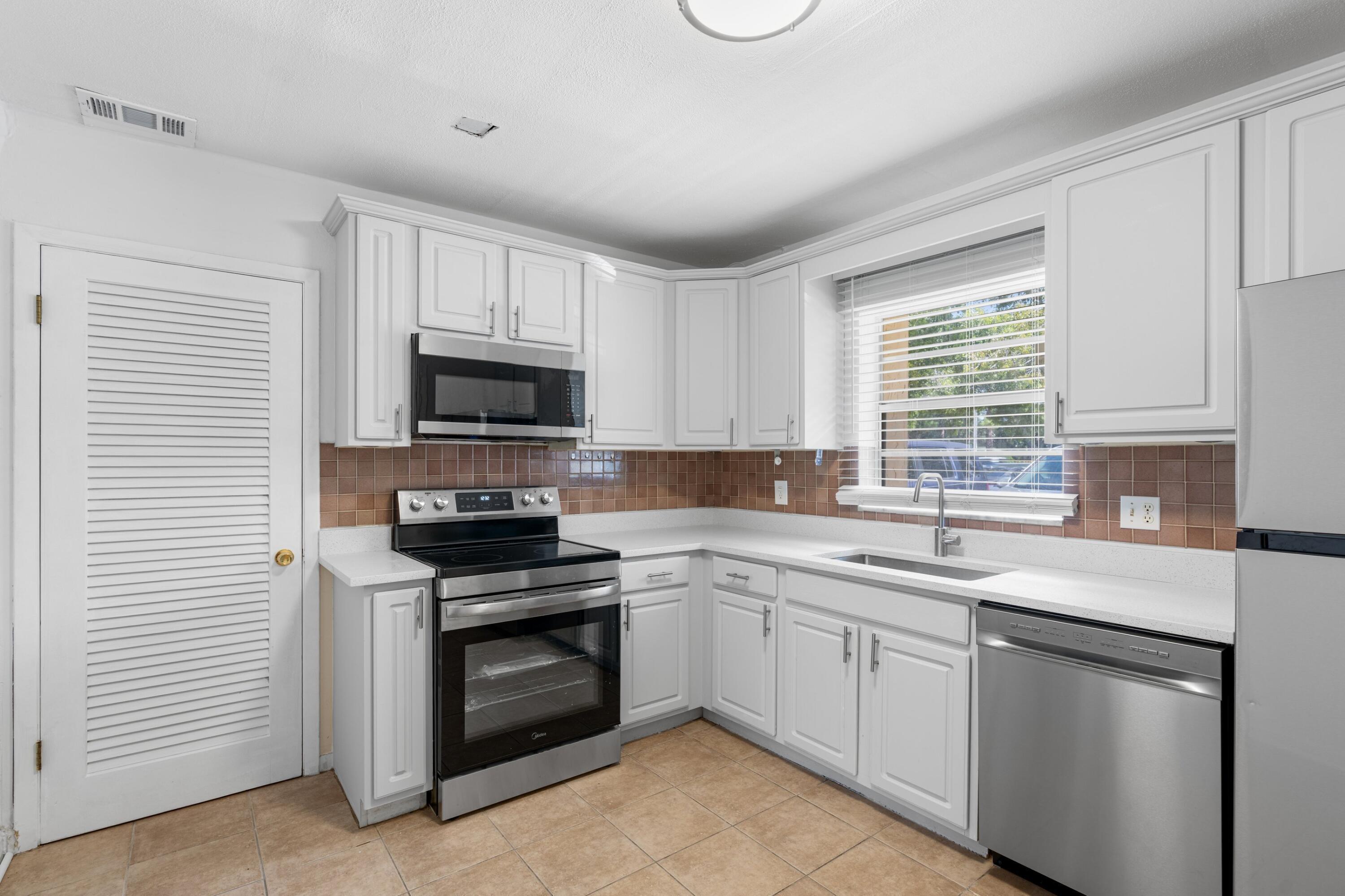 10693 N Military Trail 7 Property Photo 11