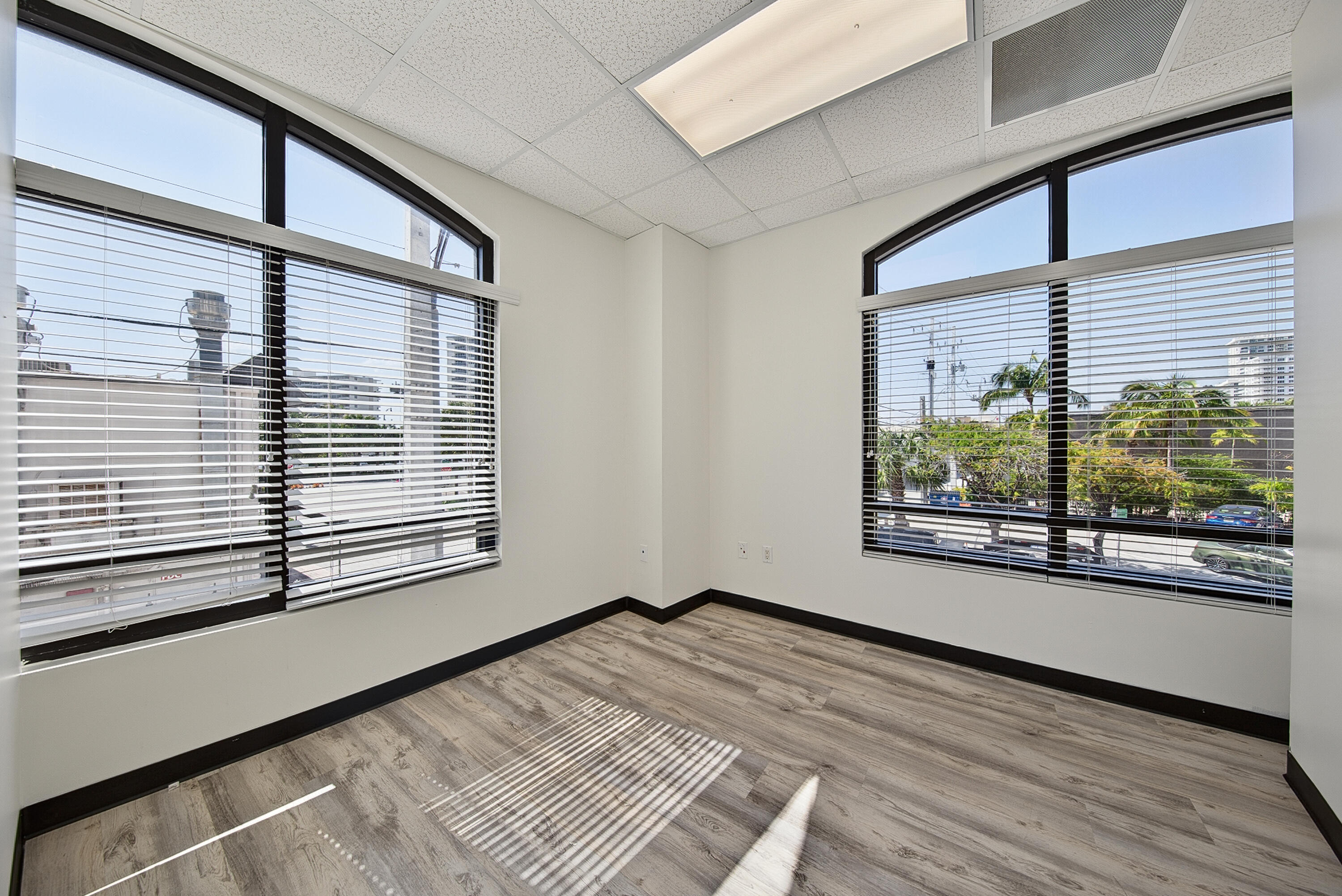3465 Galt Ocean Drive 203 And 202 Property Photo 12