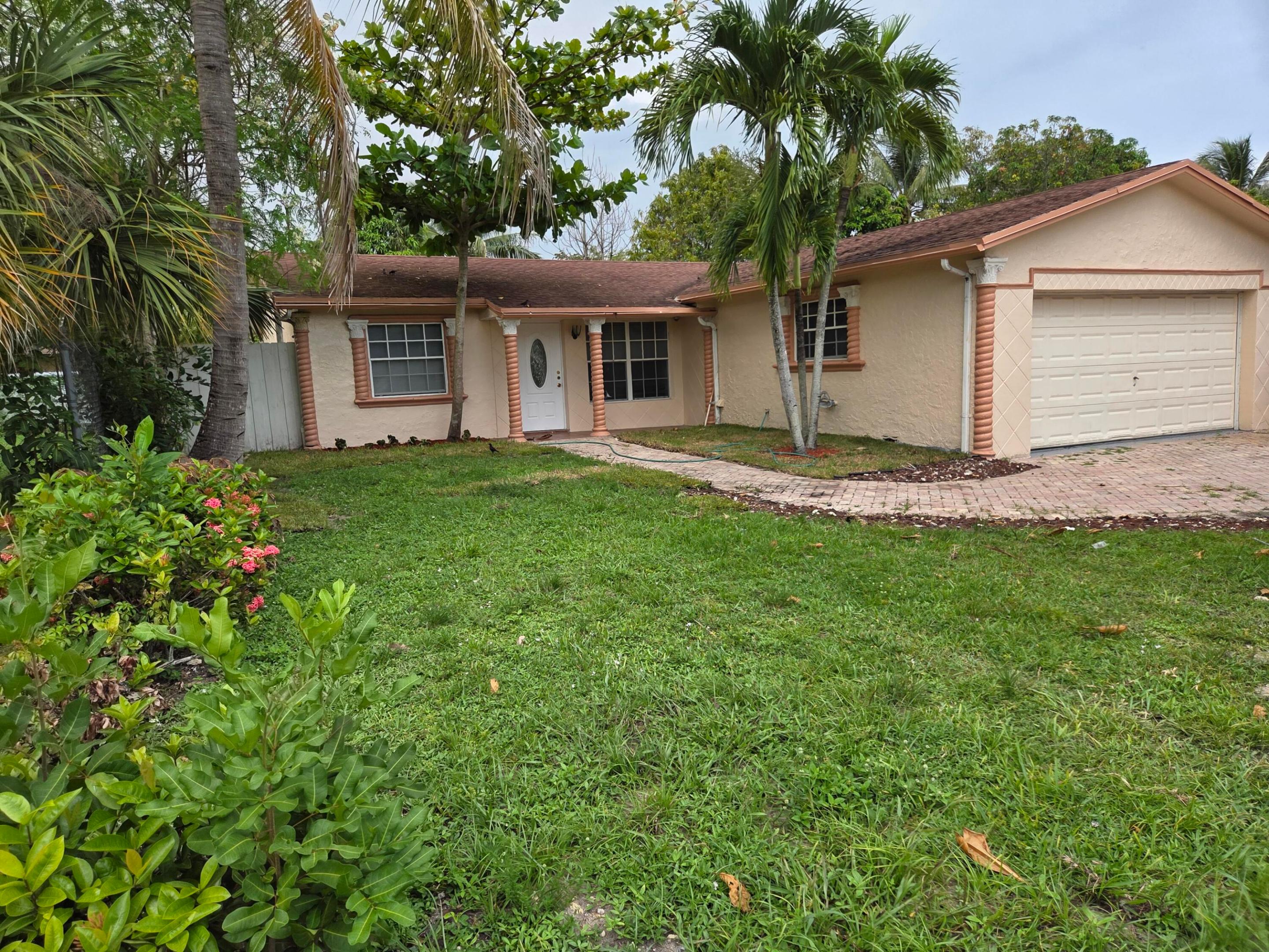 7601 Kimberly Boulevard Property Photo 1