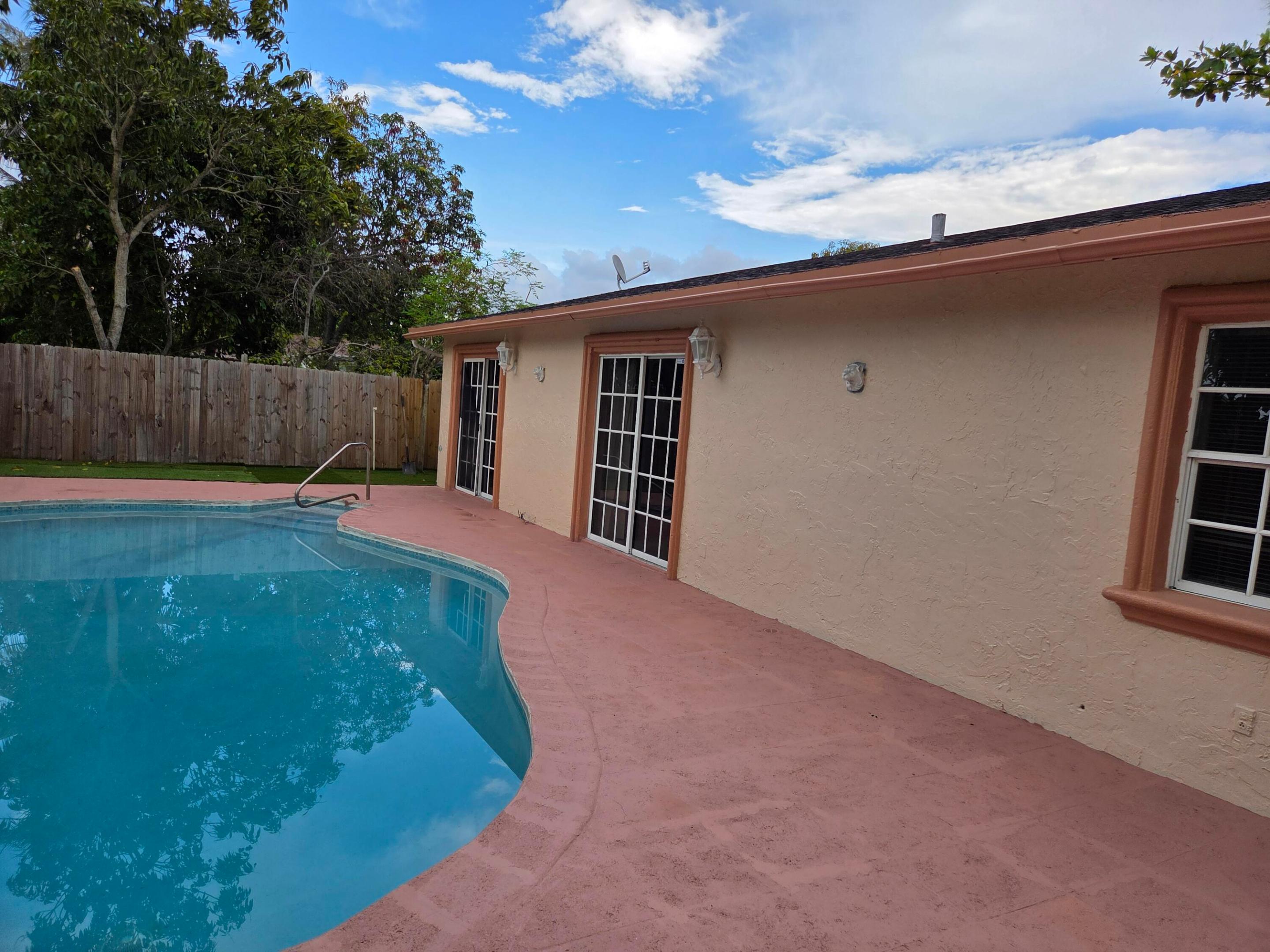 7601 Kimberly Boulevard Property Photo 7