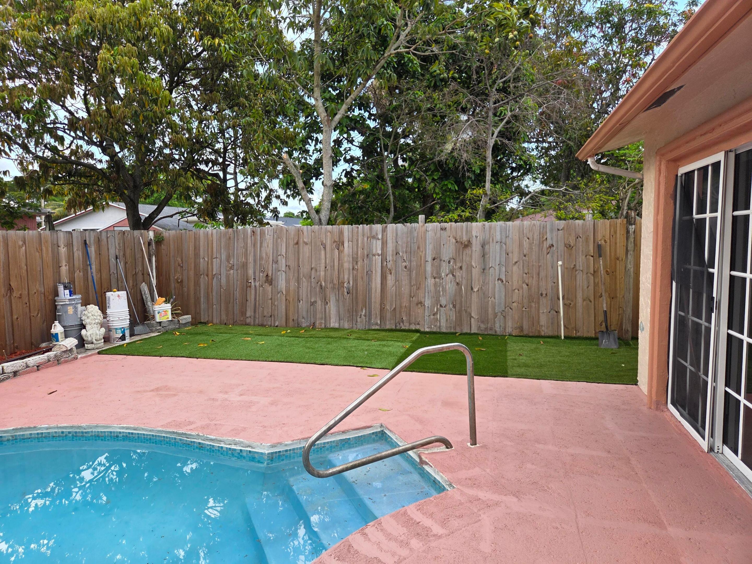 7601 Kimberly Boulevard Property Photo 8