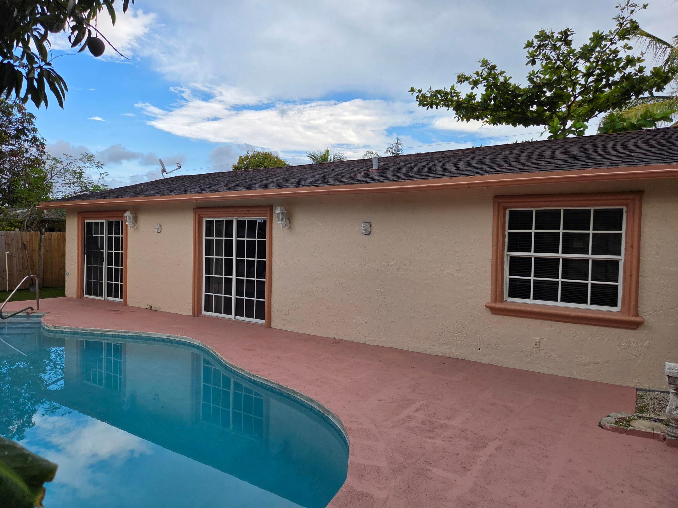 7601 Kimberly Boulevard Property Photo 10