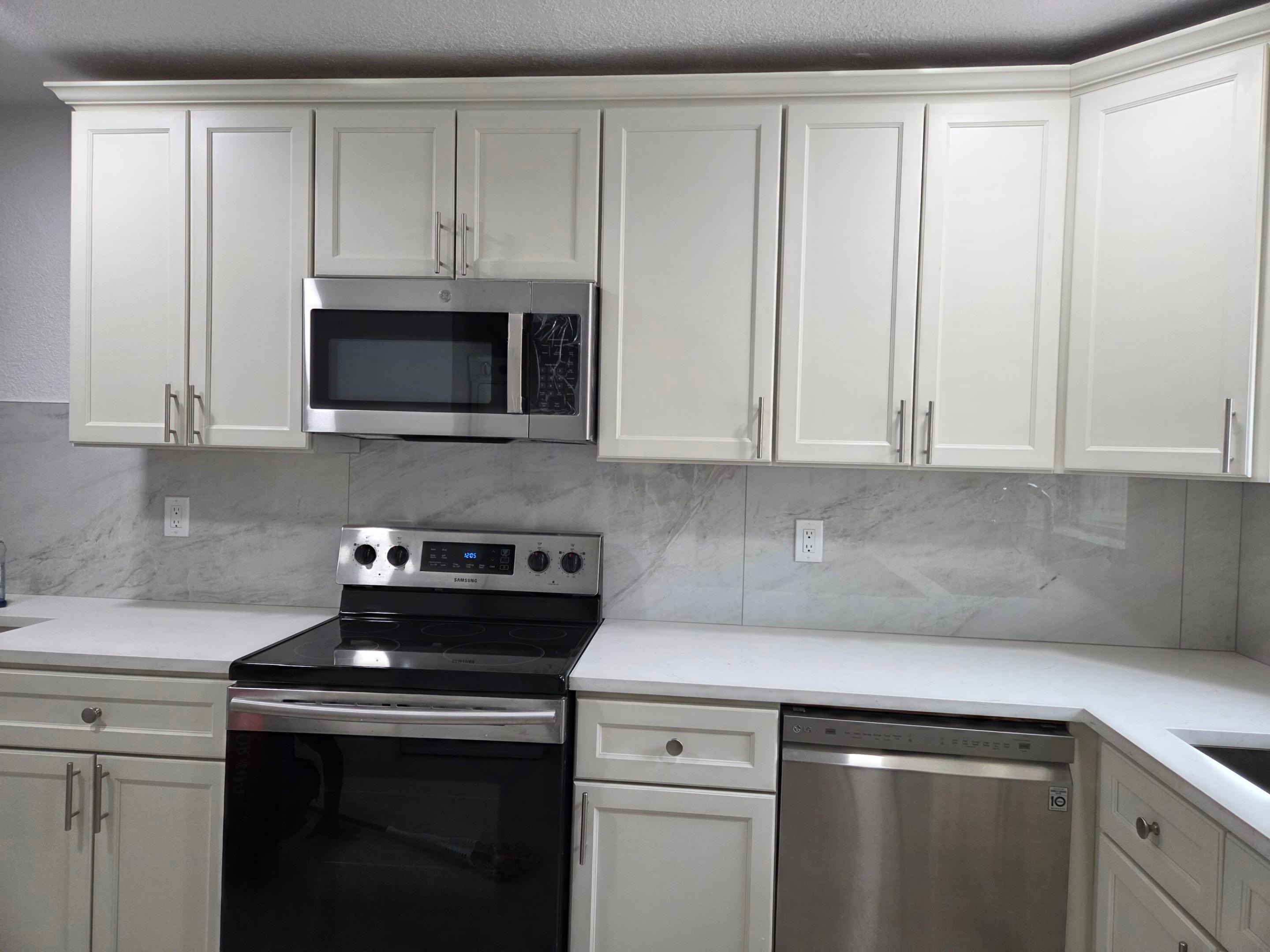 7601 Kimberly Boulevard Property Photo 15