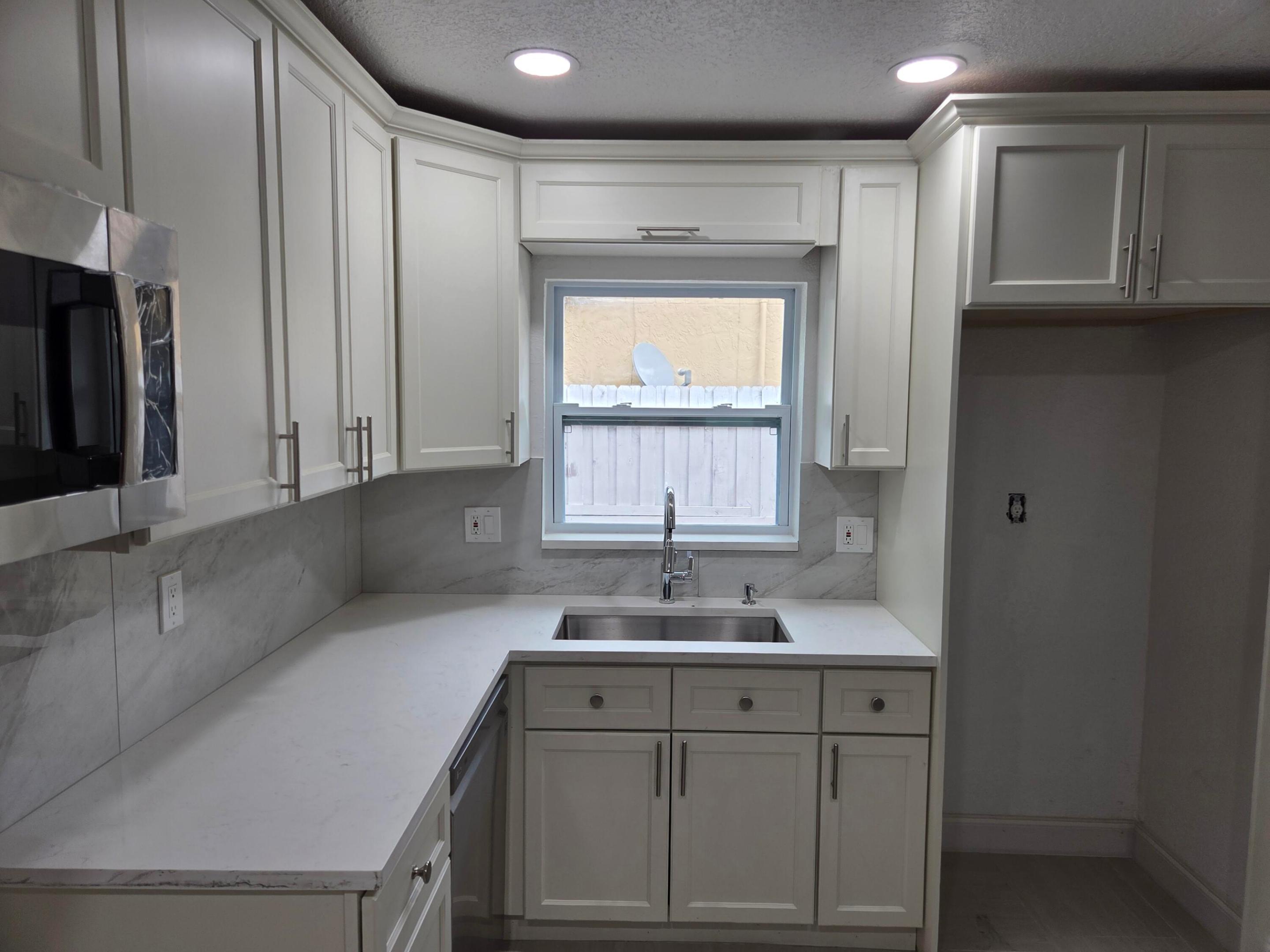 7601 Kimberly Boulevard Property Photo 23