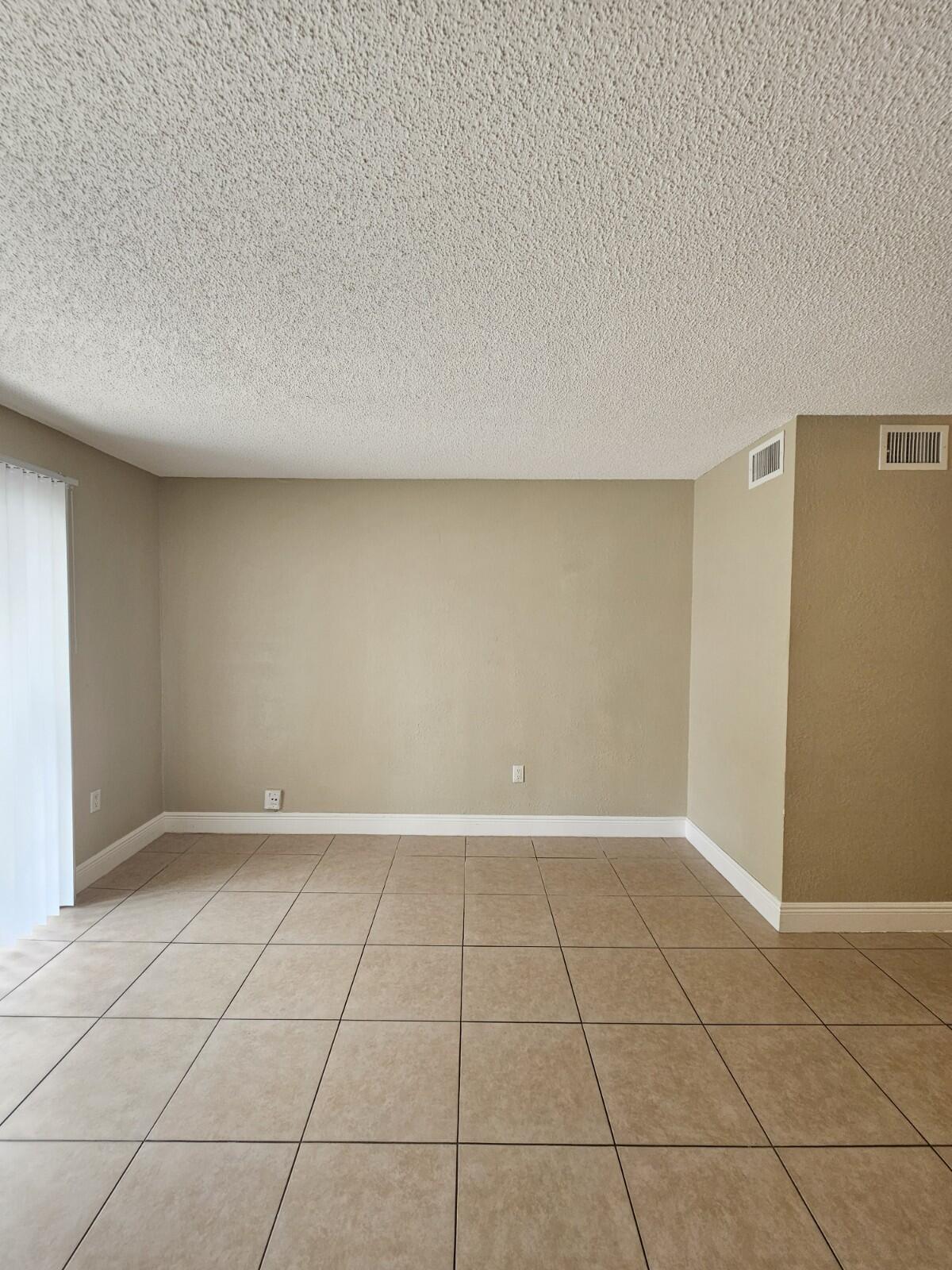 4324 Nw 9th Avenue 6-1c Property Photo 3