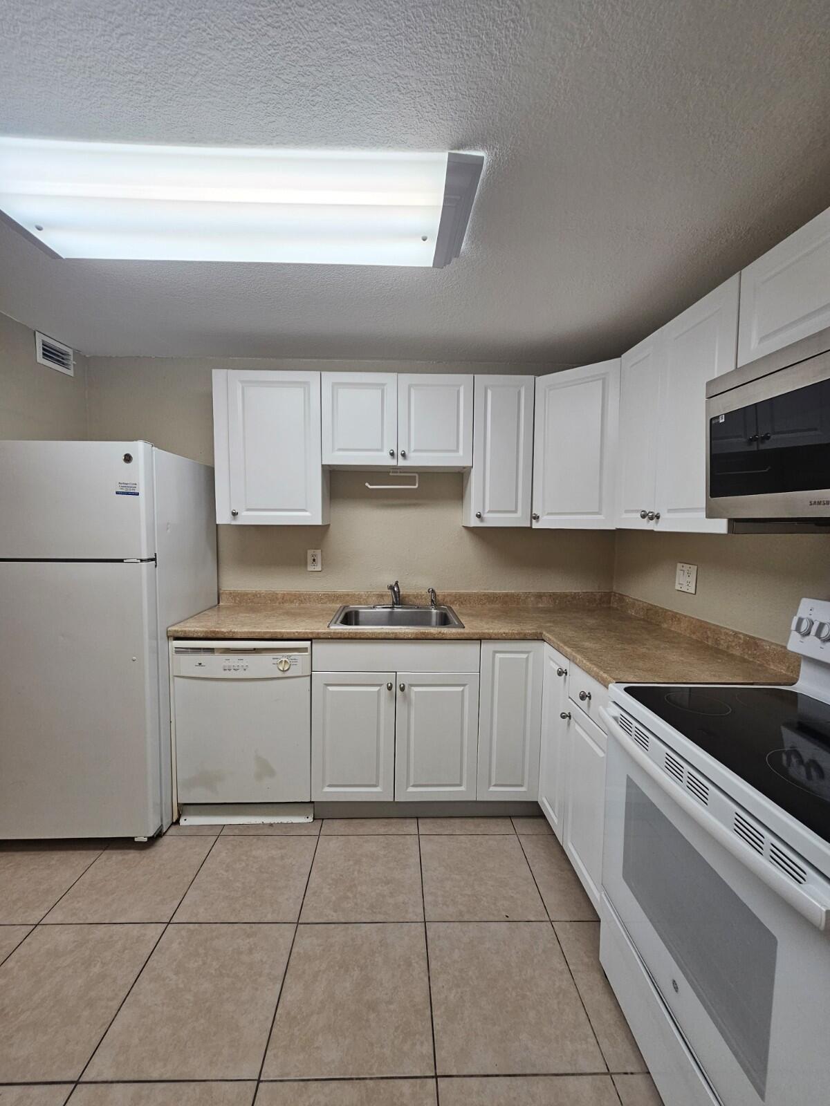 4324 Nw 9th Avenue 6-1c Property Photo 6