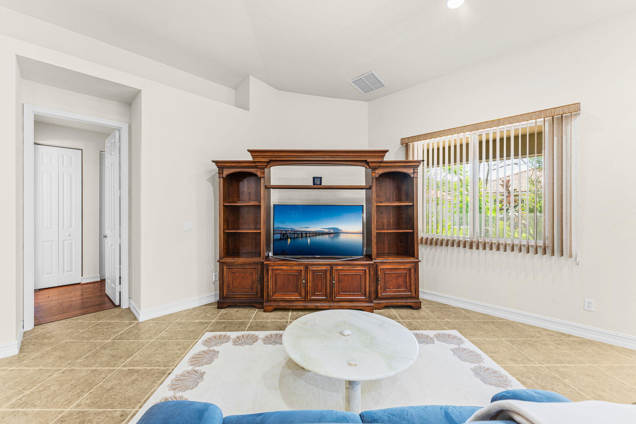6223 Dorchester Way Property Photo 13