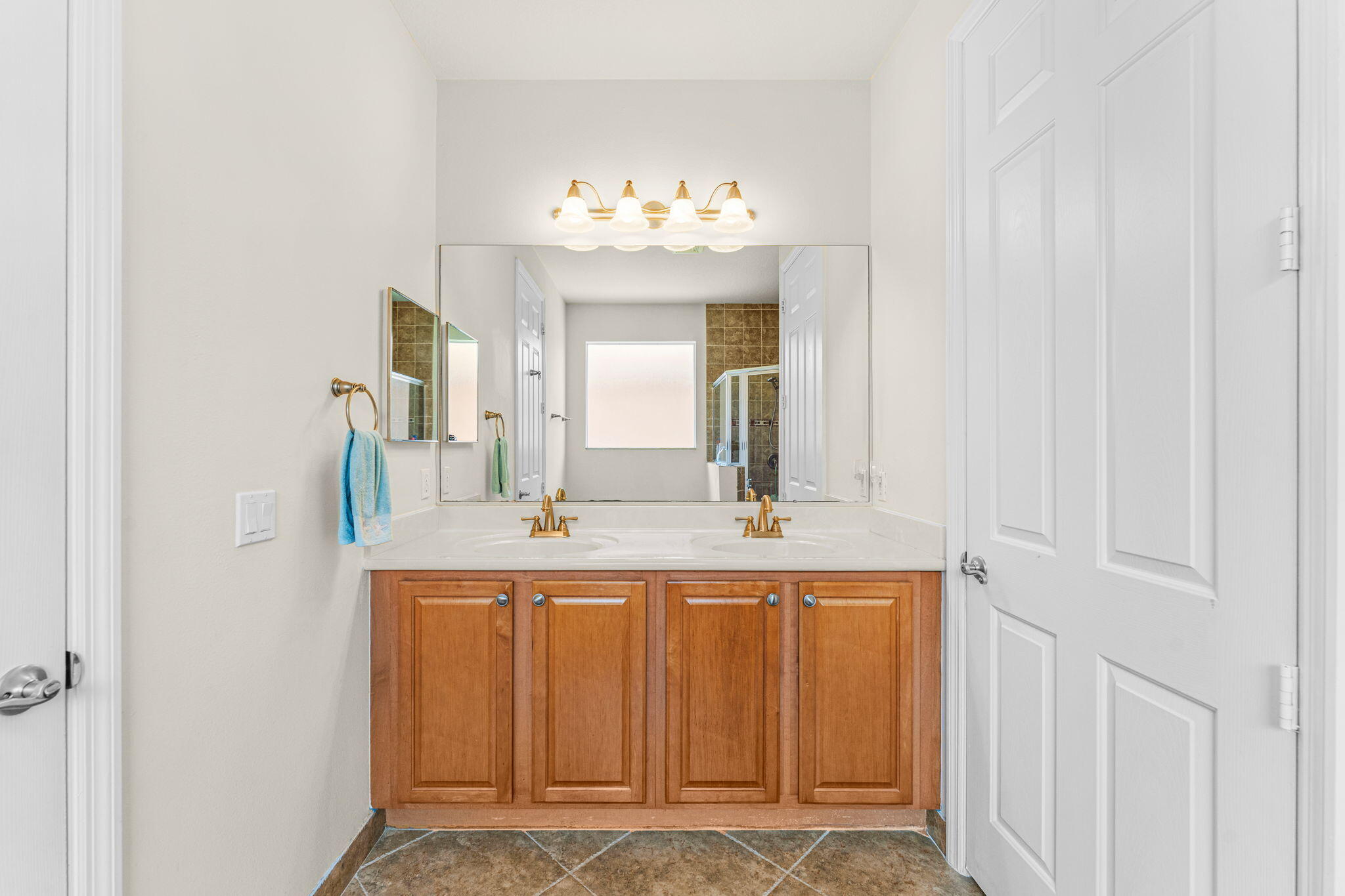 6223 Dorchester Way Property Photo 20