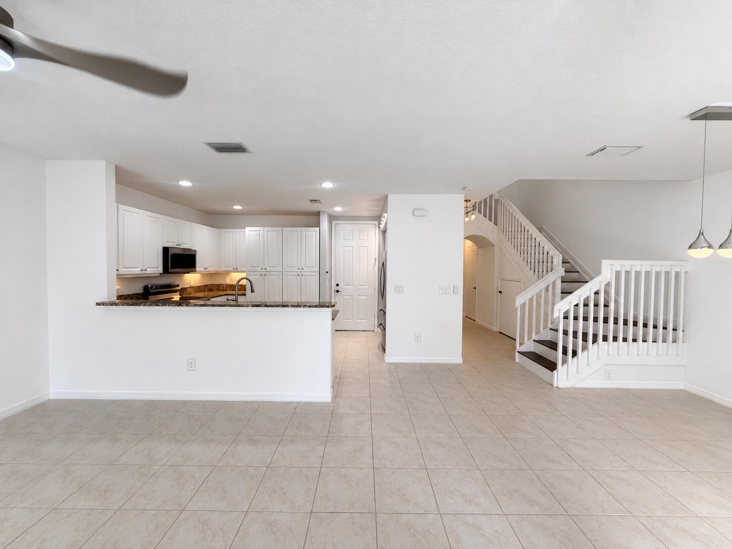 1015 Ventnor Avenue 3a Property Photo 1