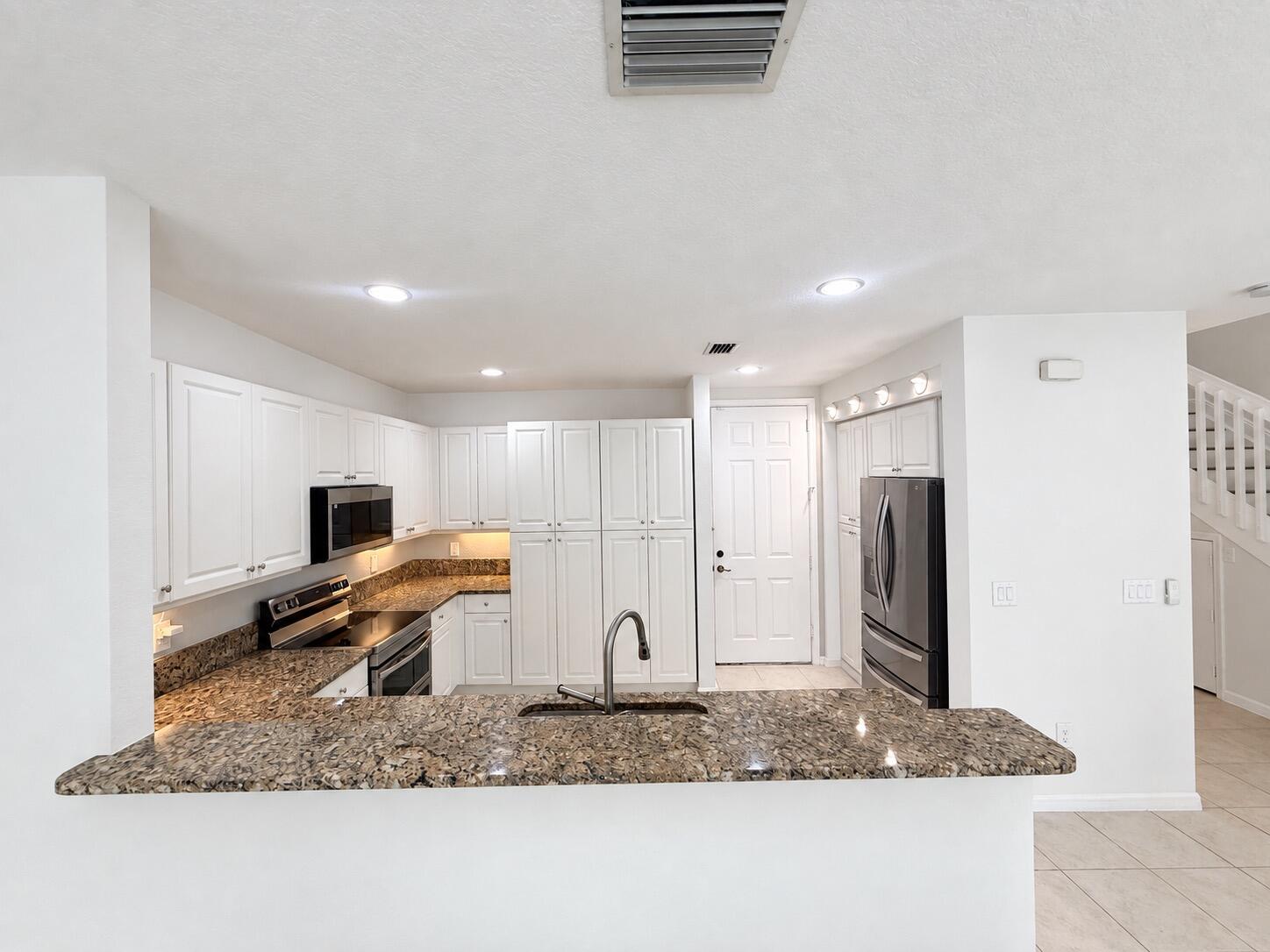1015 Ventnor Avenue 3a Property Photo 12