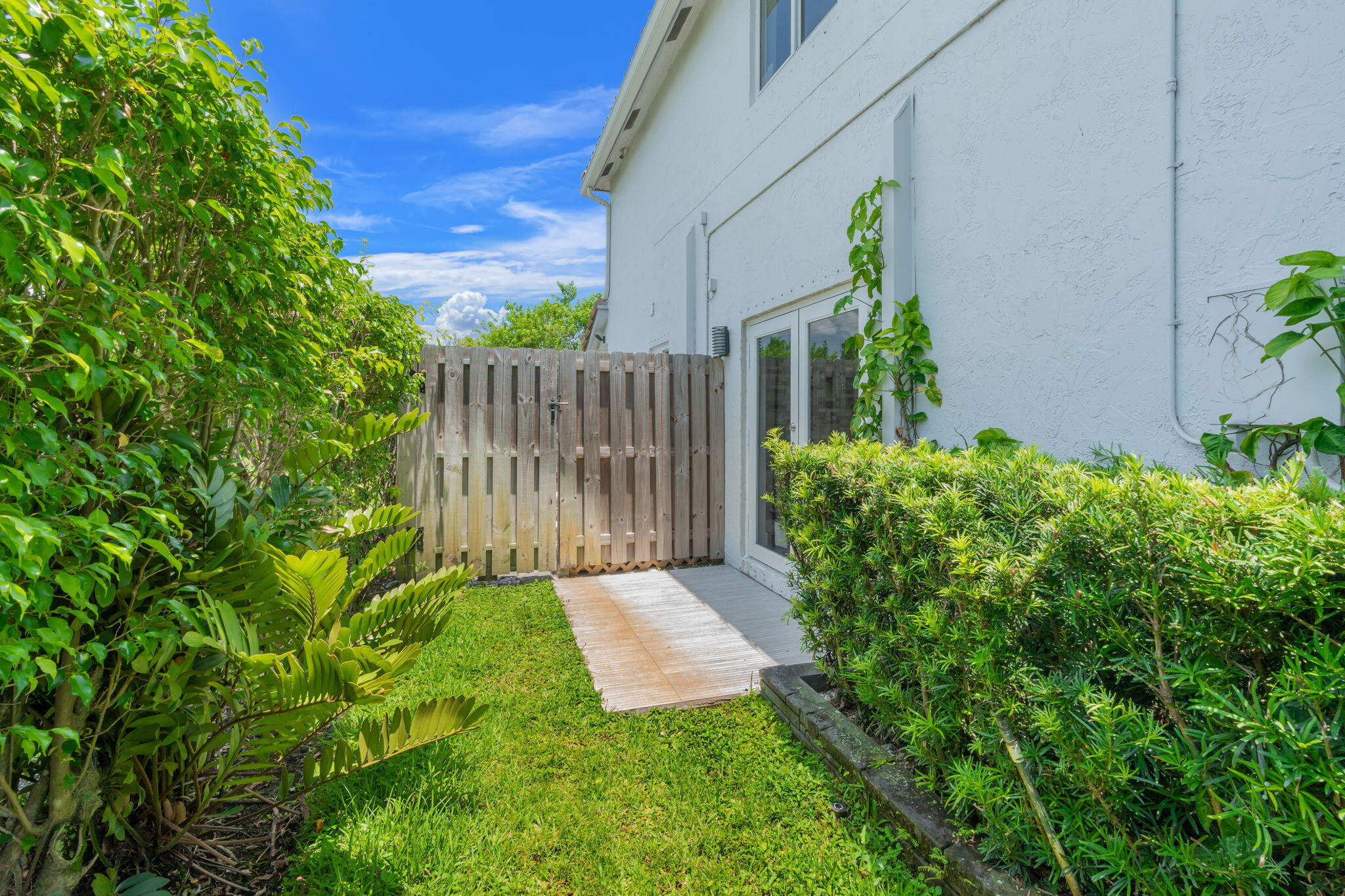 52 Gables Boulevard Property Photo 45