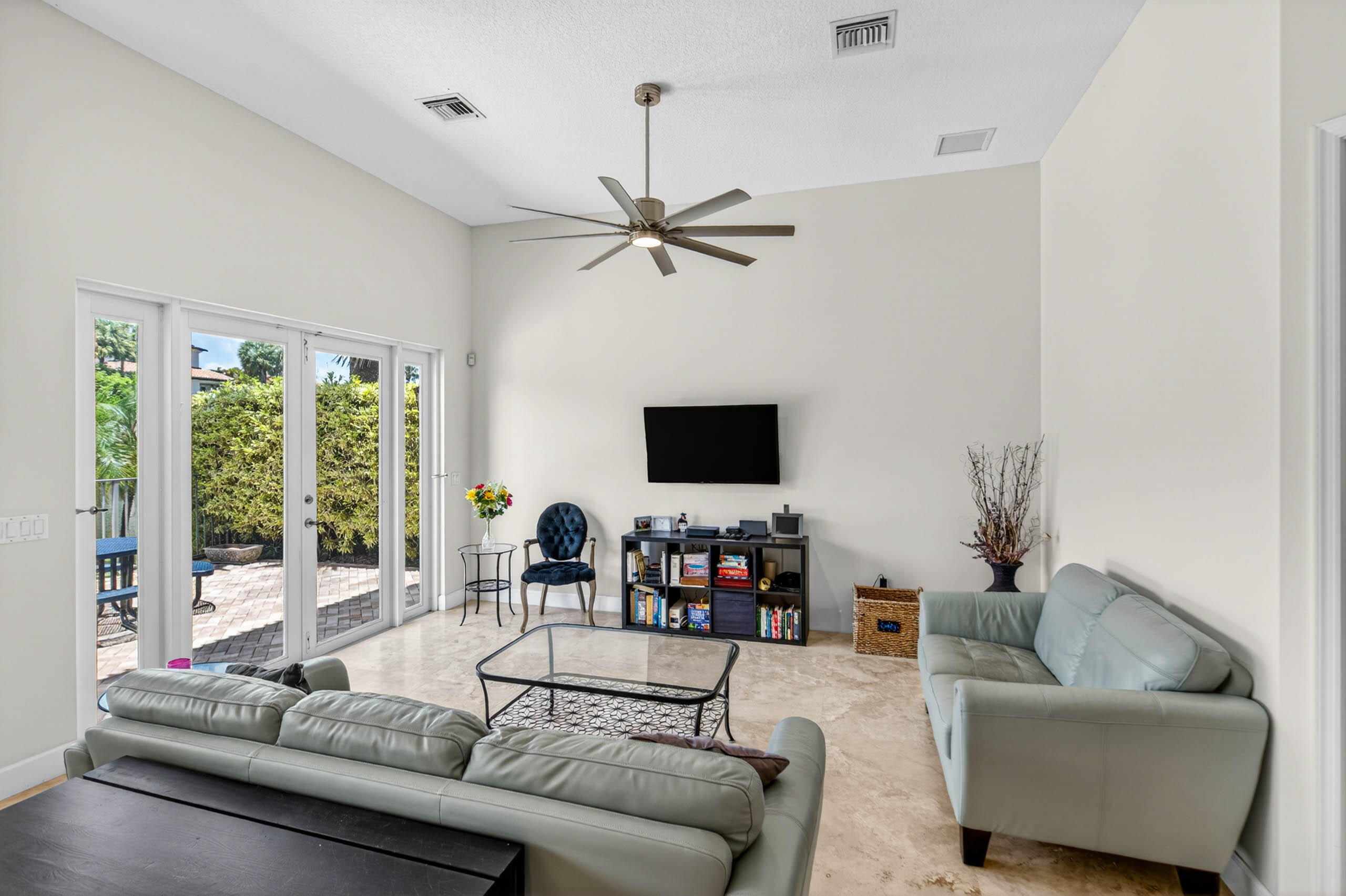 9898 Coronado Lake Drive Property Photo 12