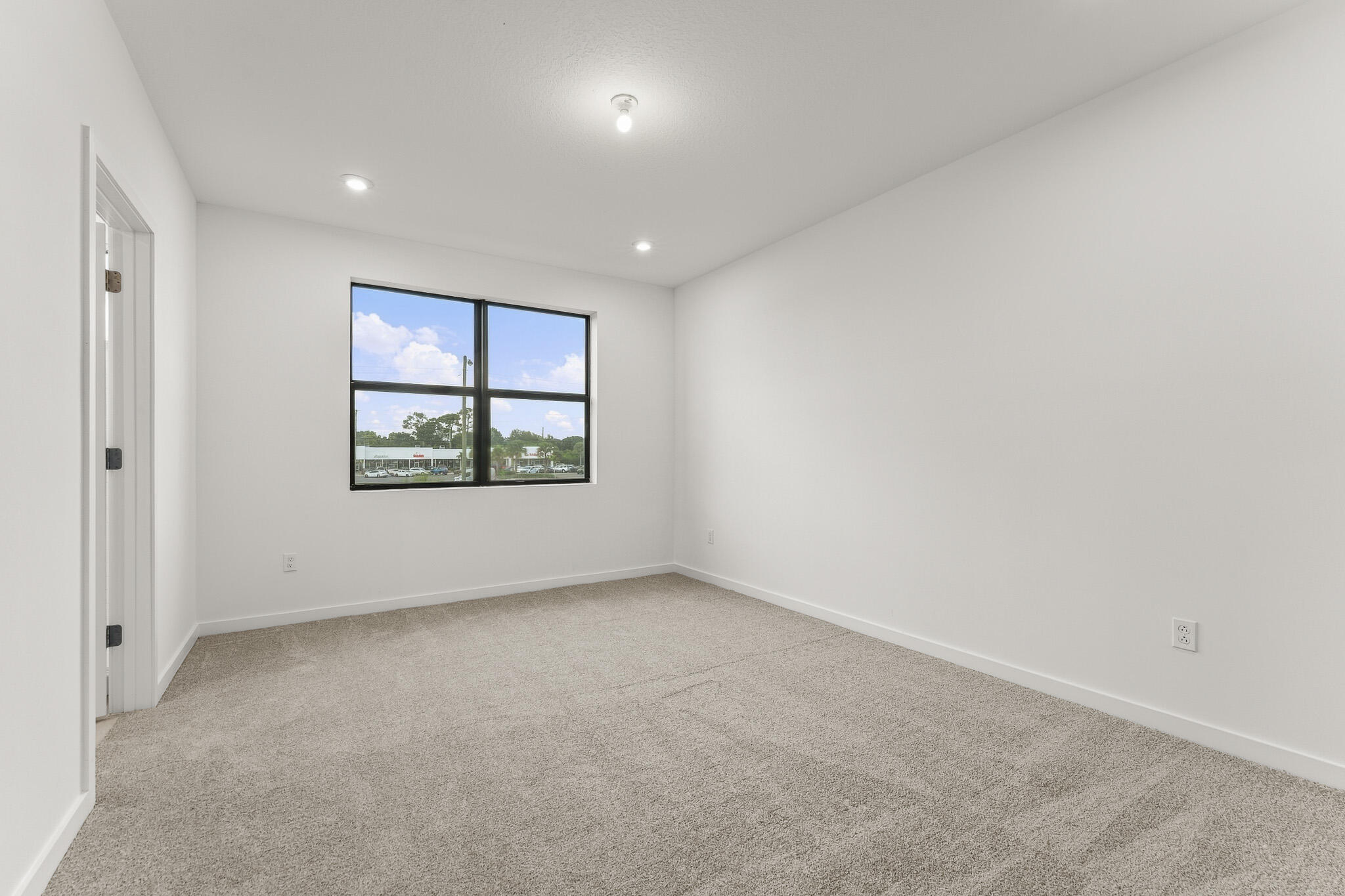 7225 Channing Avenue Property Photo 4
