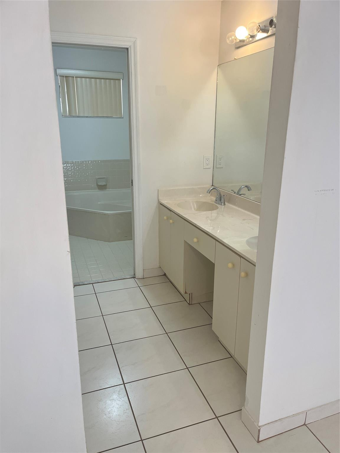 13412 Nw 5th Place Property Photo 9