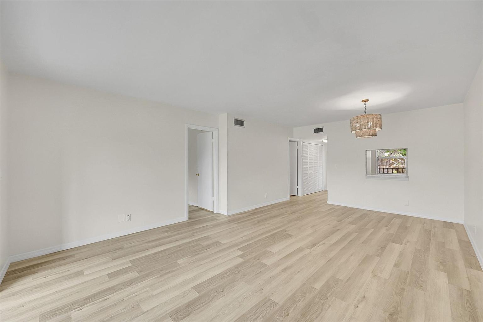 23 Abbey Lane 202 Property Photo 8