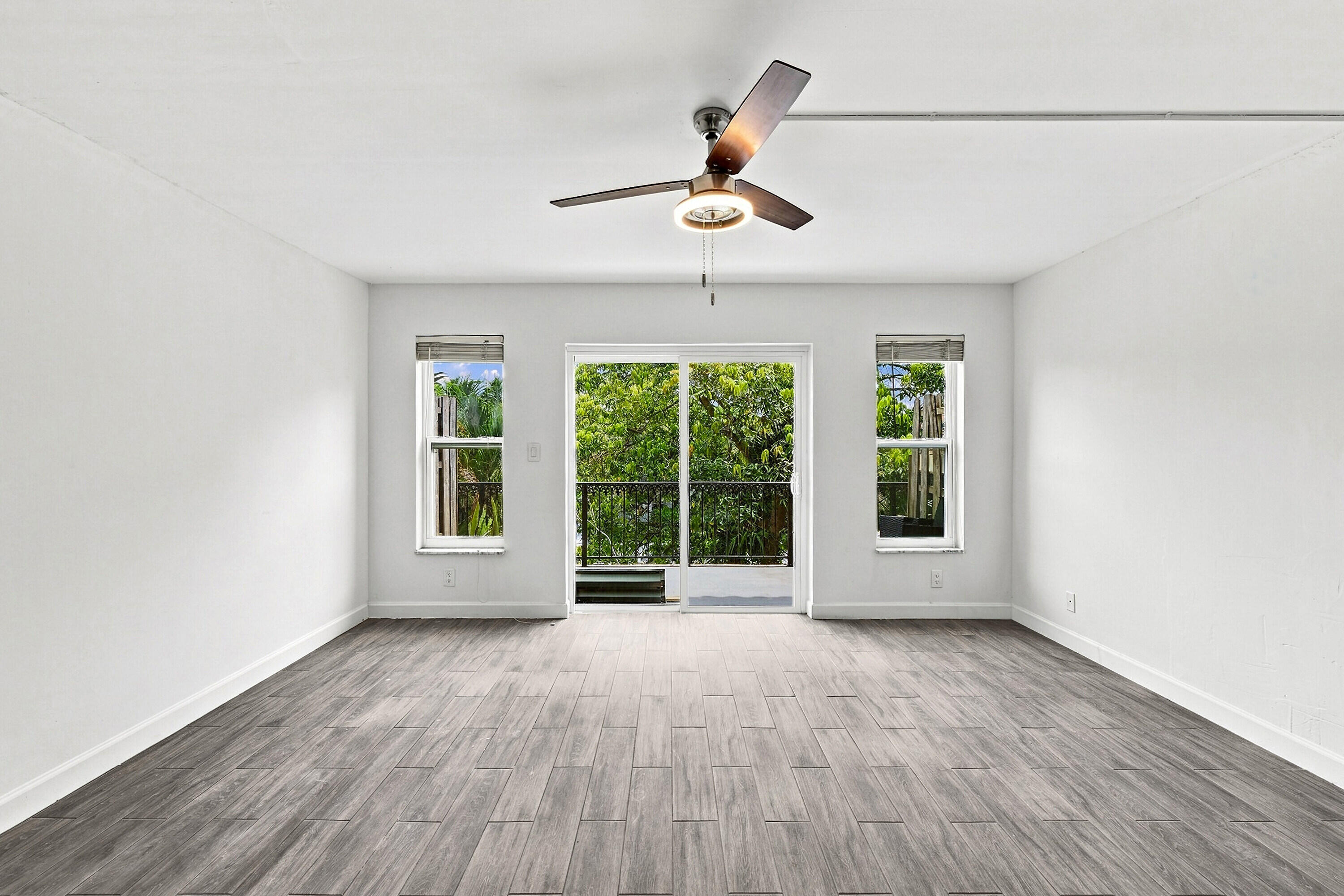 640 Tennis Club Drive 307 Property Photo 6