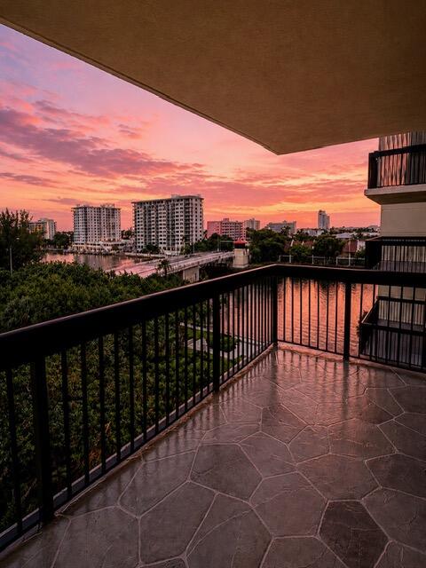 2900 Ne 14th Street Causeway #605 Property Photo 2