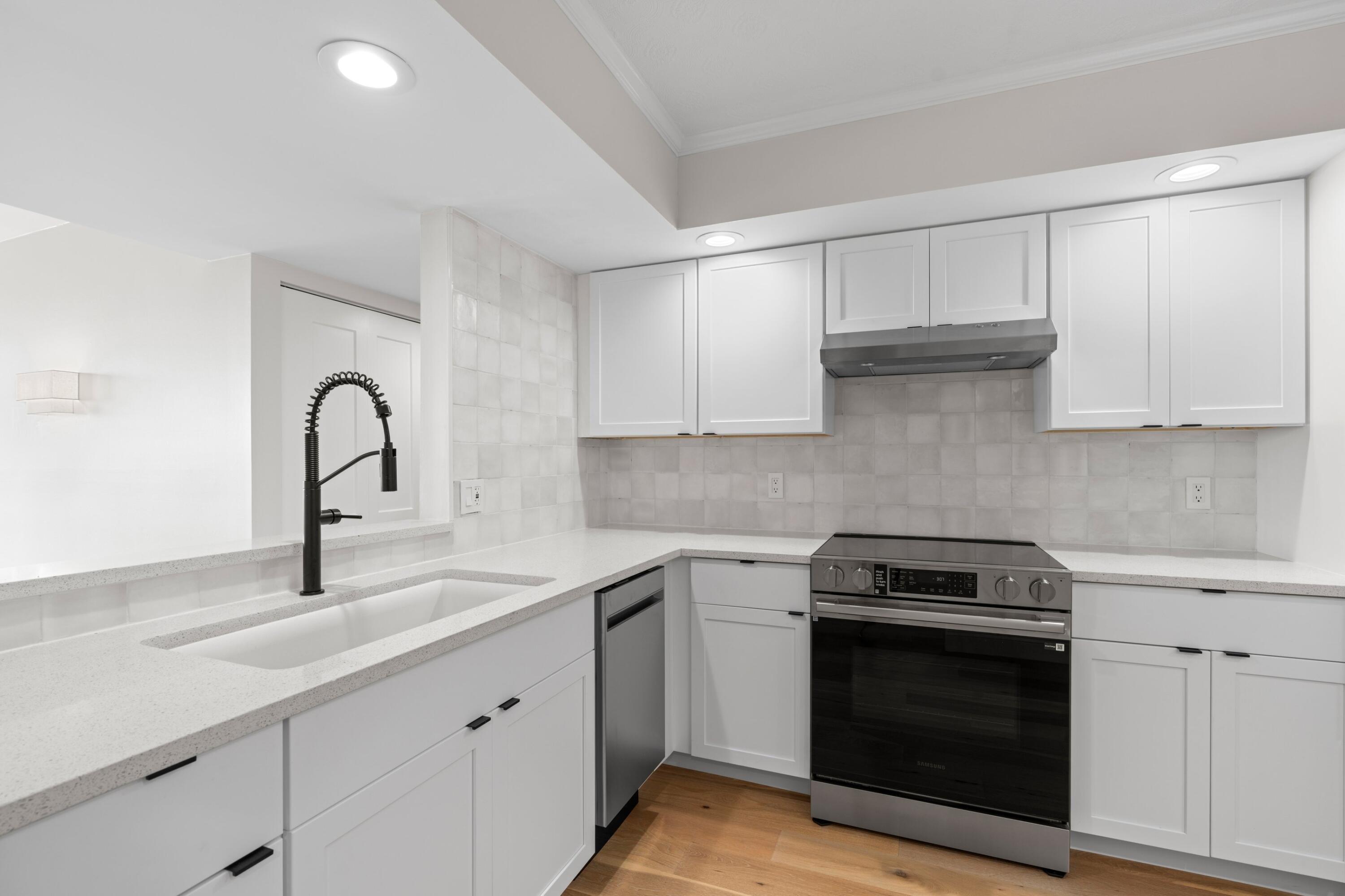 2900 Ne 14th Street Causeway #605 Property Photo 10
