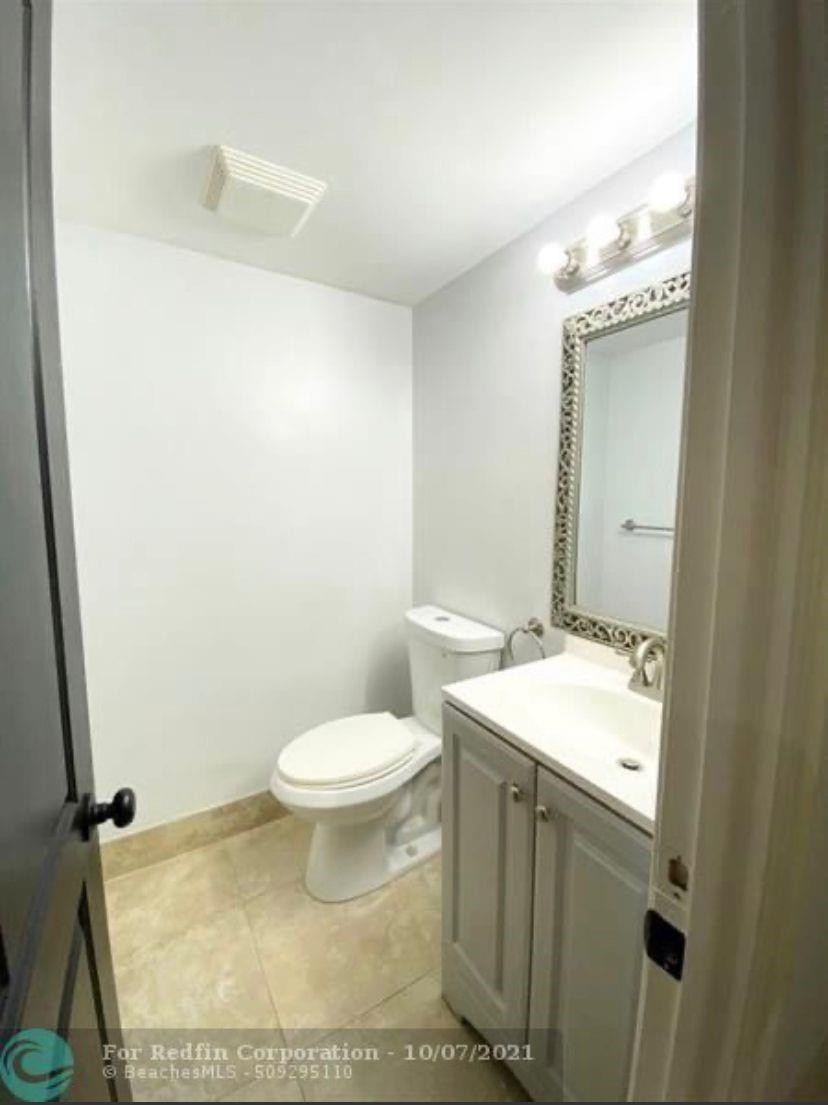 8801 W Sample Road 4 Property Photo 9