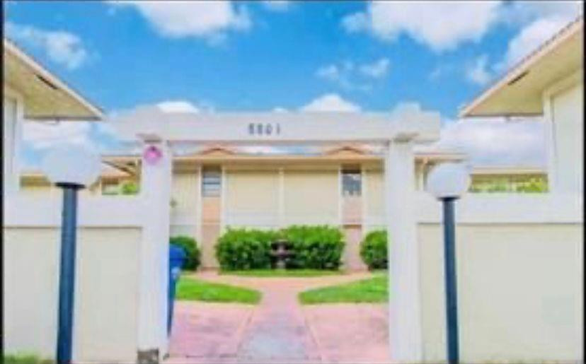 8801 W Sample Road 4 Property Photo 22