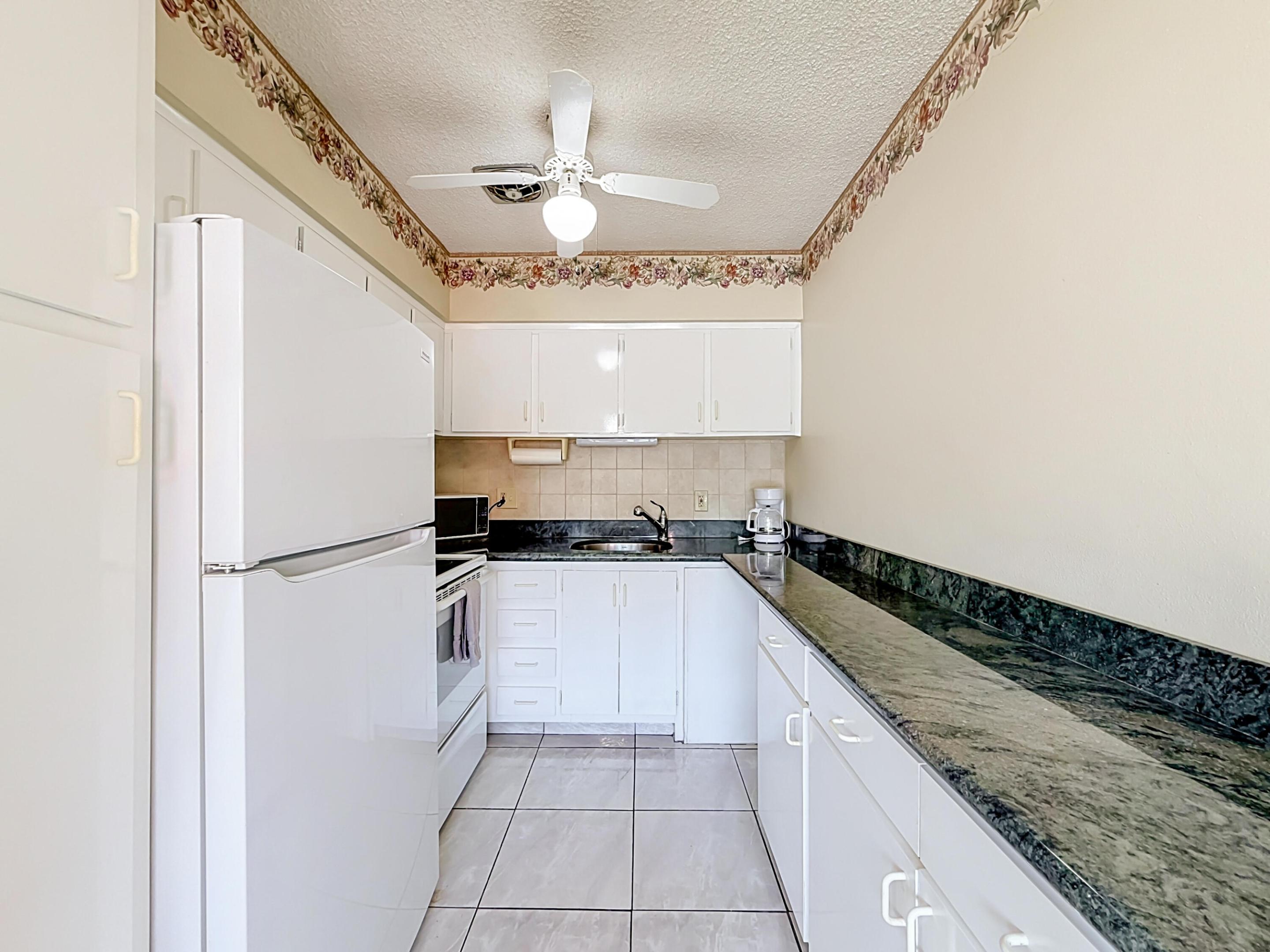 1050 Sw 11th Street L2 Property Photo 10