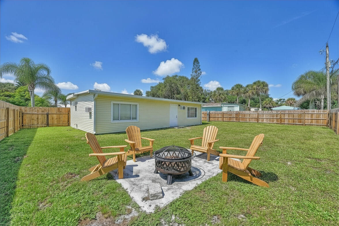 5204 Deanna Lane