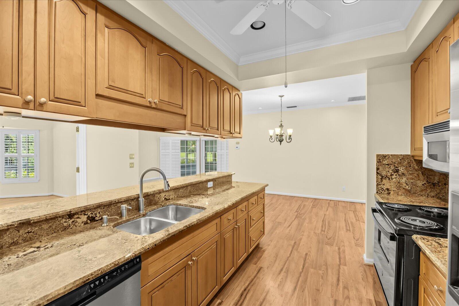 7362 Pine Creek Way Property Photo 13