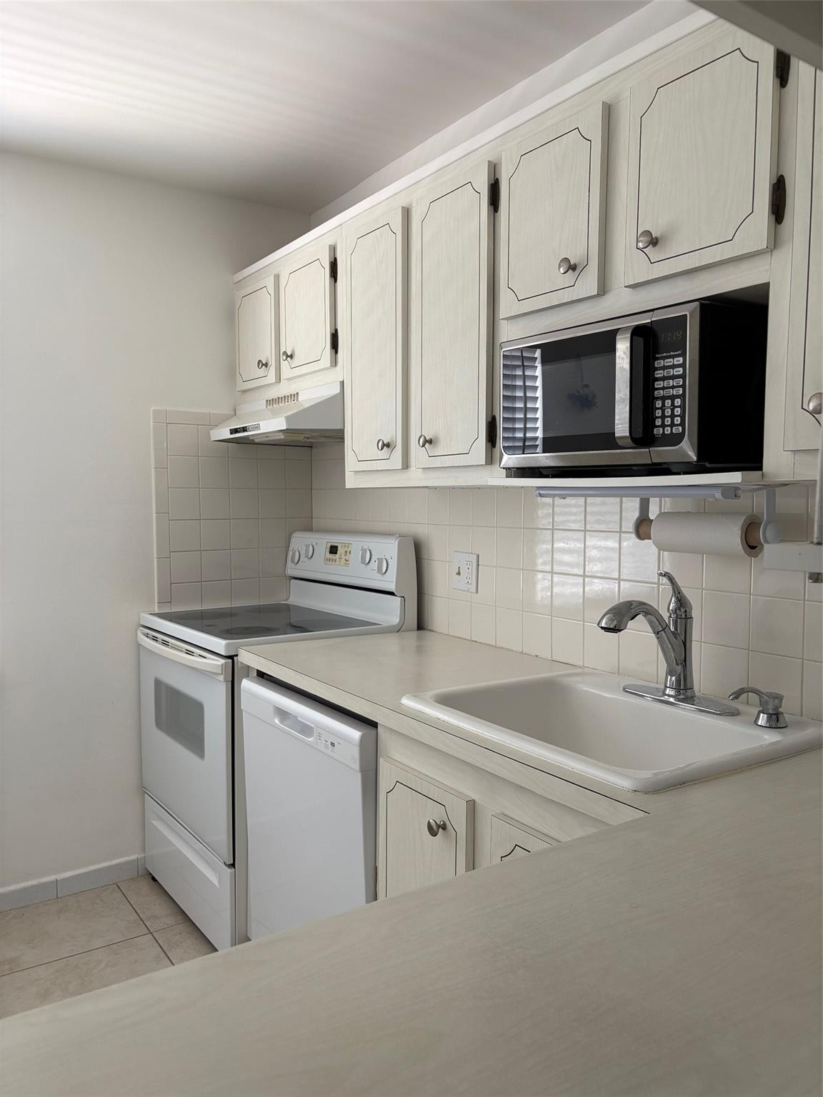 1055 Country Club Drive 404 Property Photo 5