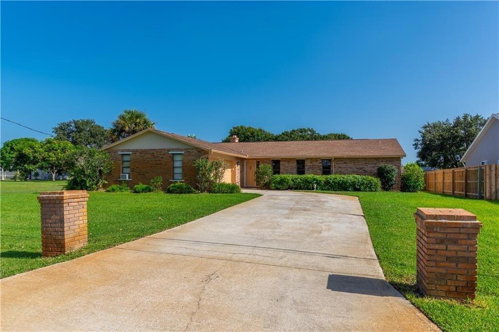 1531 SE Portillo Road Property Photo 1