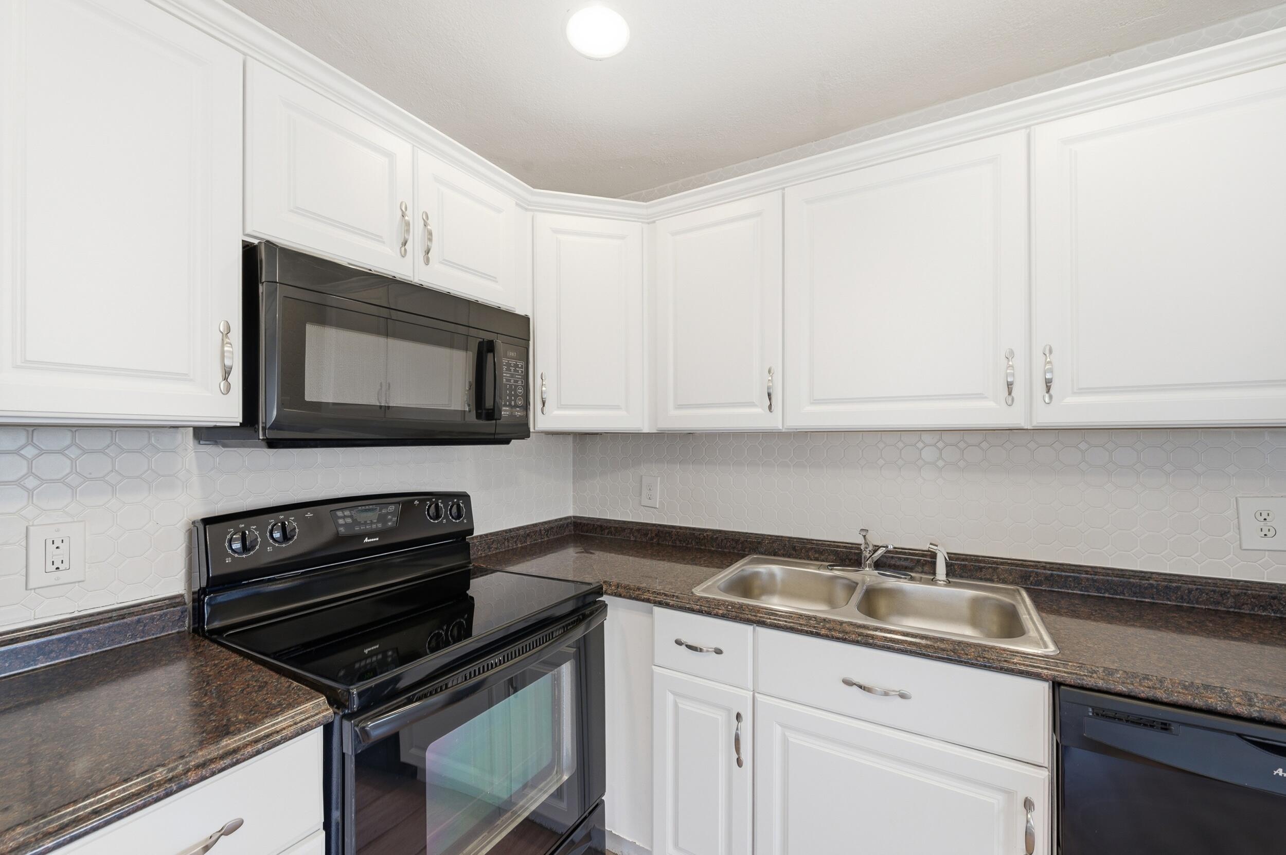 710 Monaco O Property Photo 7